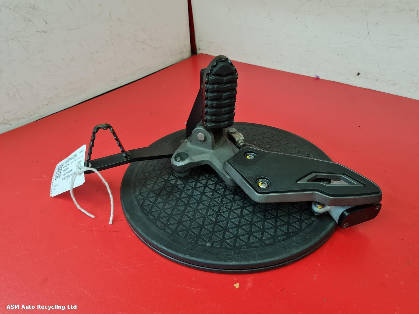 View Auto part Right Footrest Triumph Tiger 1200 Xrt 2018
