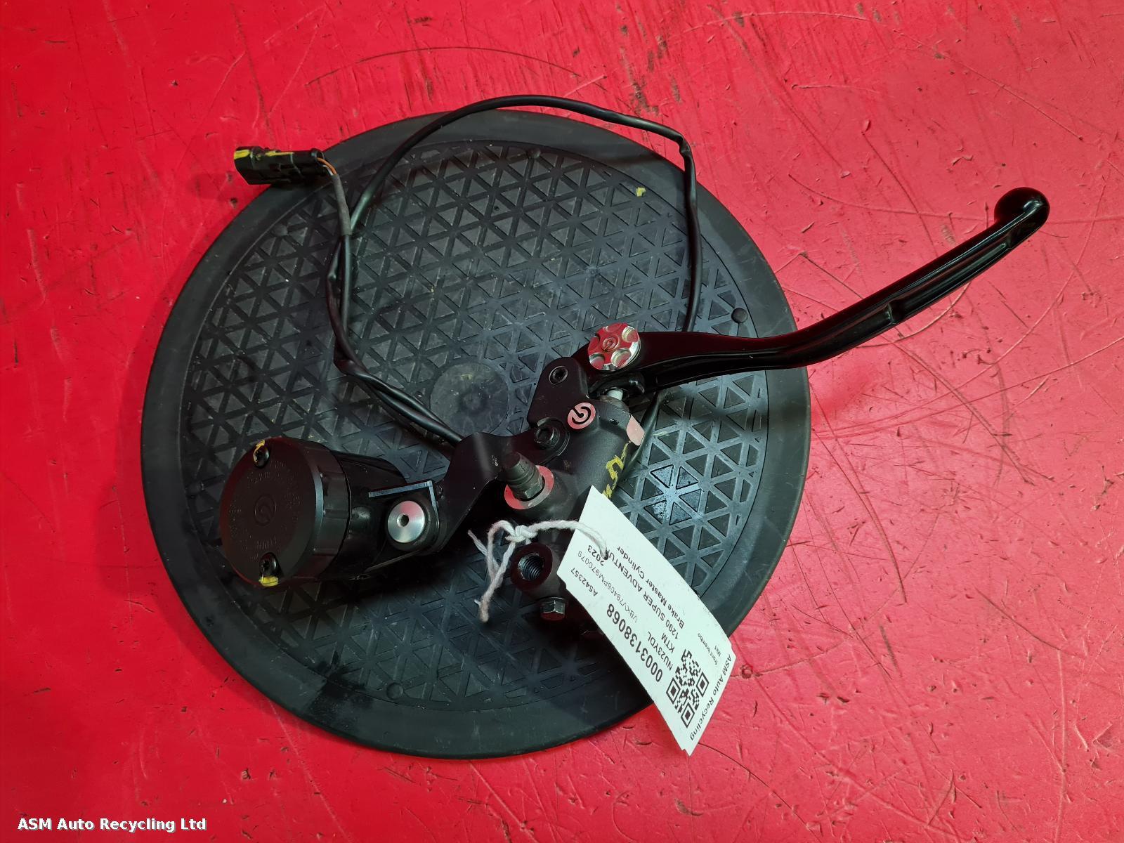 View Auto part Master Cylinder Ktm 1290 Super Adventure 2023