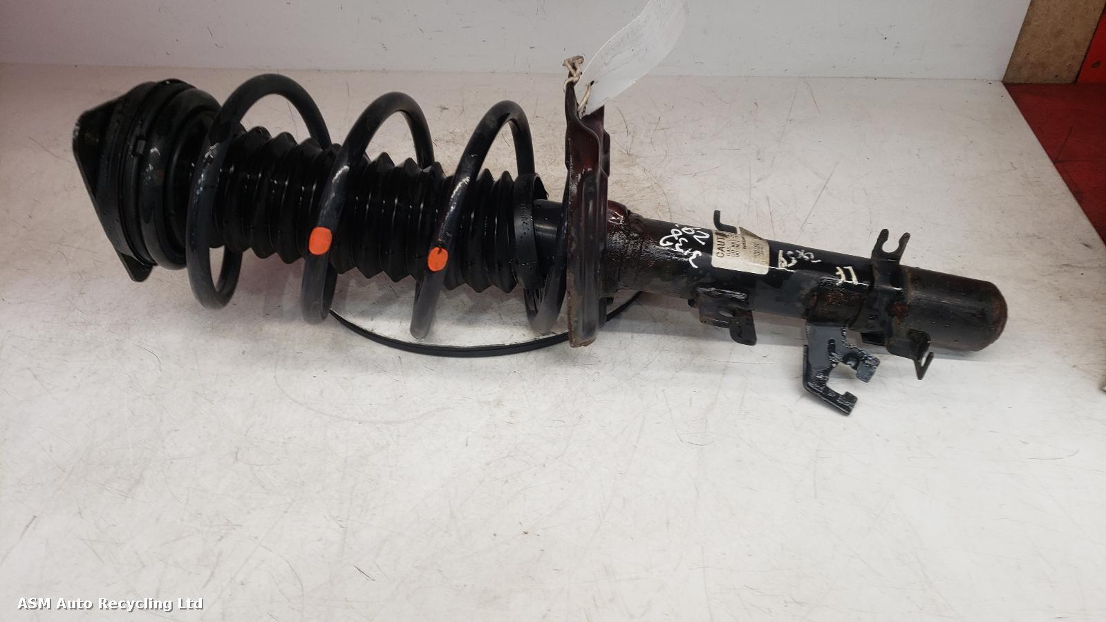 View Auto part LF Strut Nissan Qashqai 2021