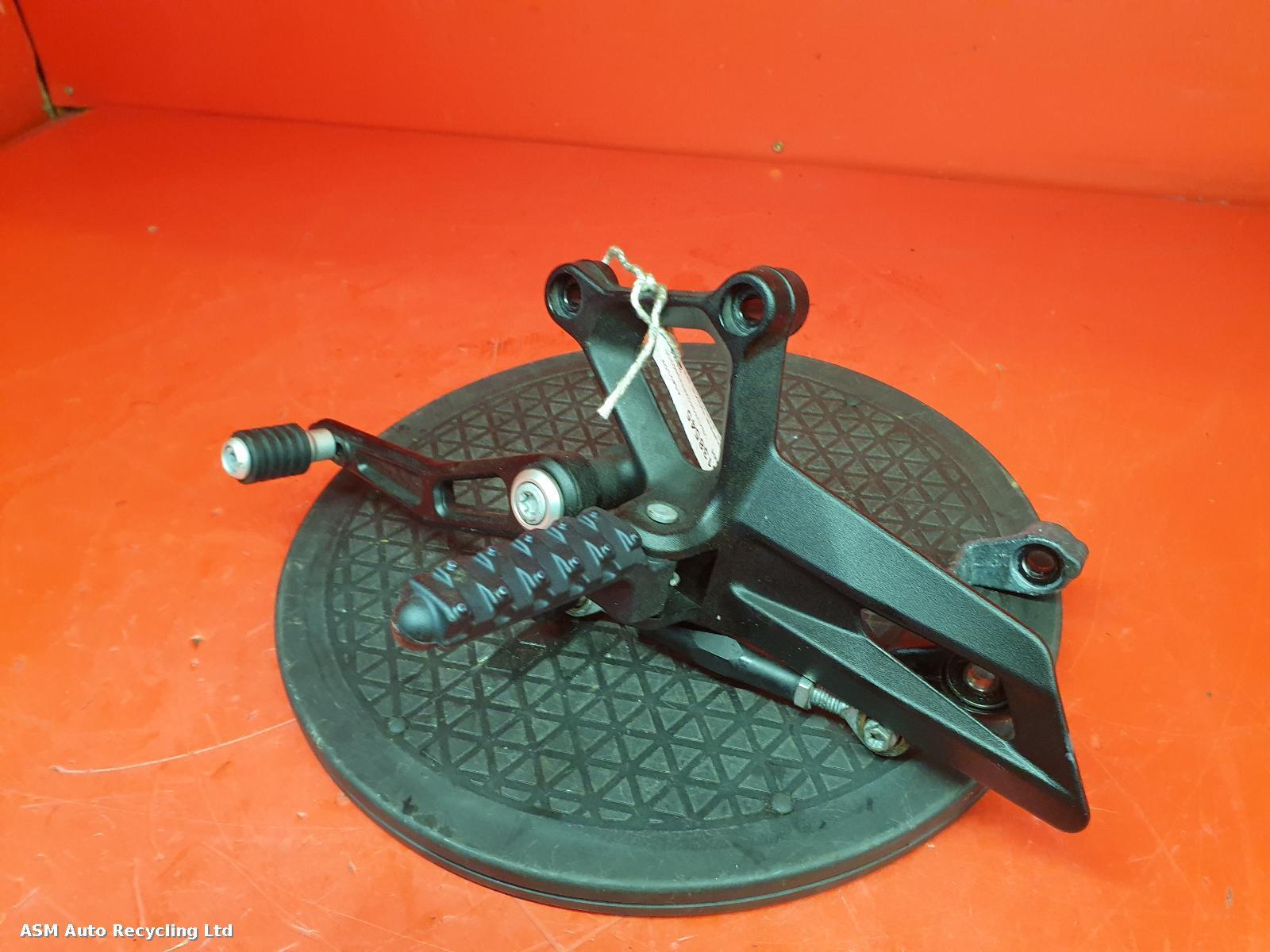 View Auto part Right Footrest Ktm 1290 Super Duke Gt 2024