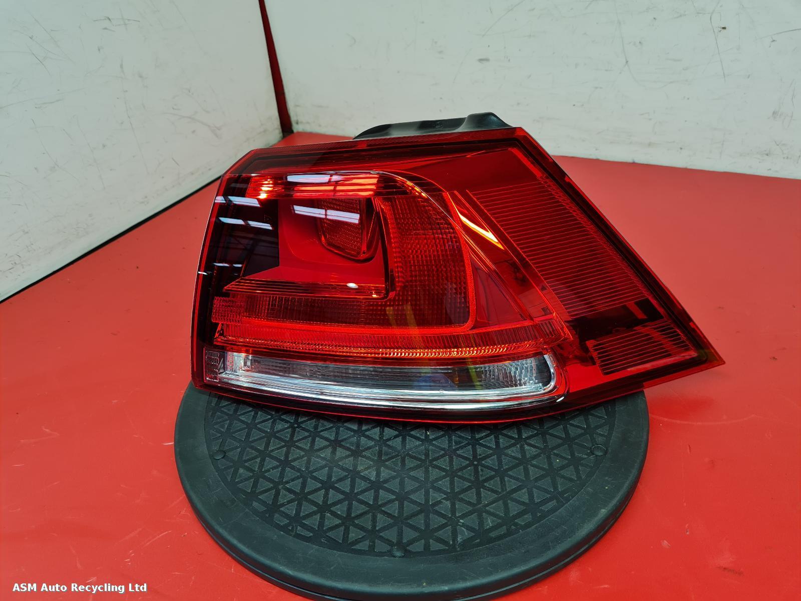 View Auto part R Taillight Volkswagen Golf 2013
