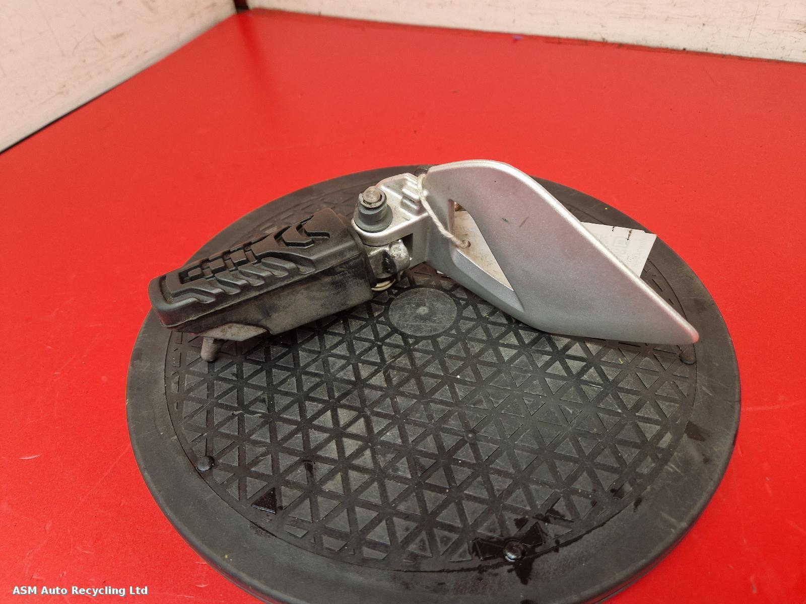 View Auto part Right Footrest Bmw R1250 Rt Le 2019
