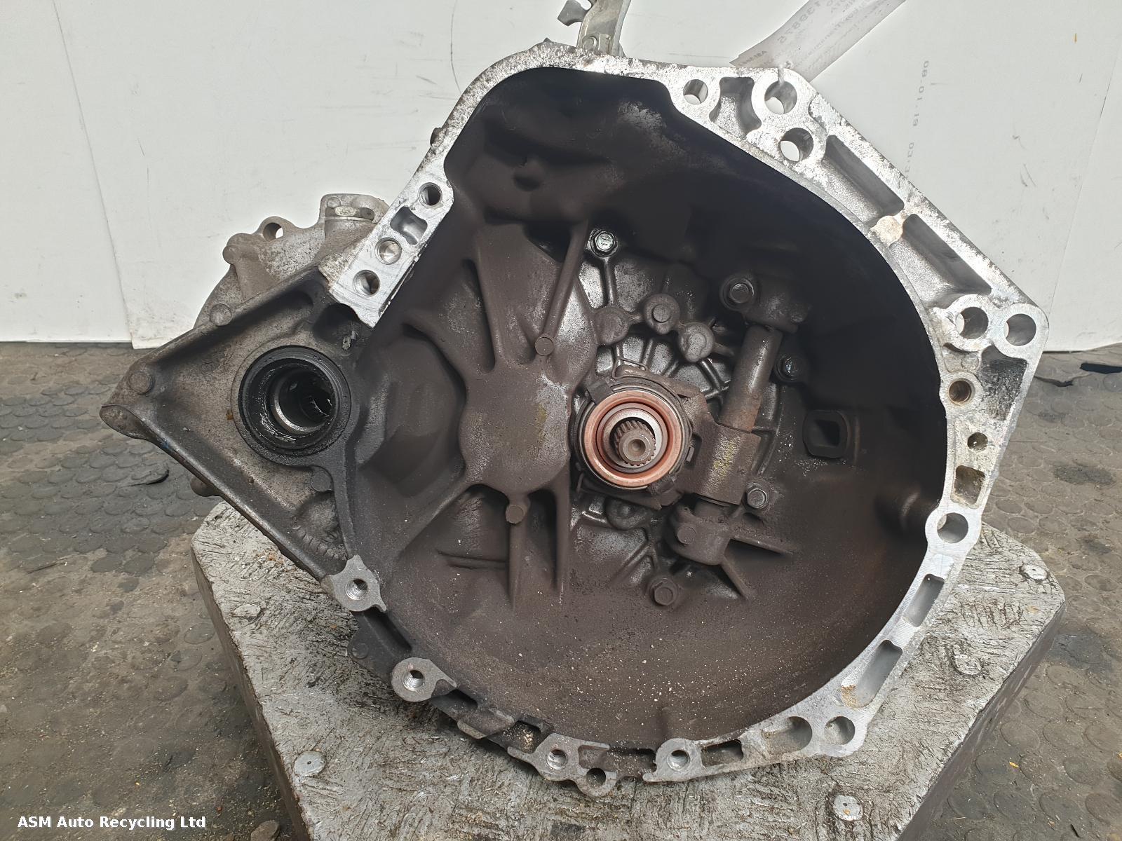 View Auto part Gearbox Toyota Yaris 2017