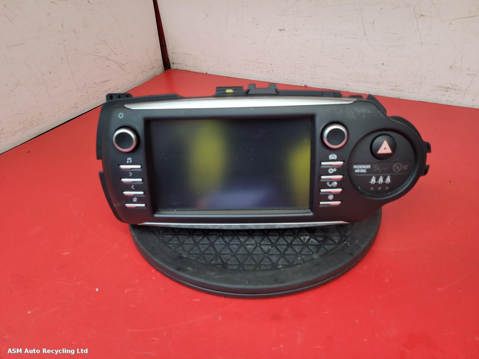 View Auto part Radio Display Toyota Yaris 2017