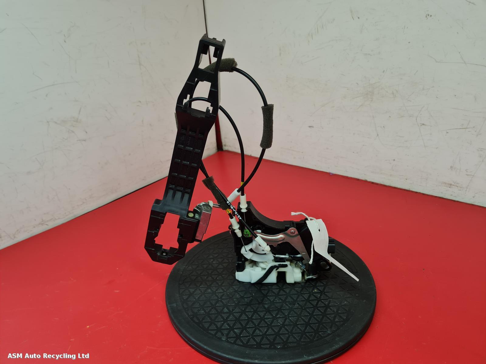View Auto part Door Lock Assembly Mitsubishi L200 2009