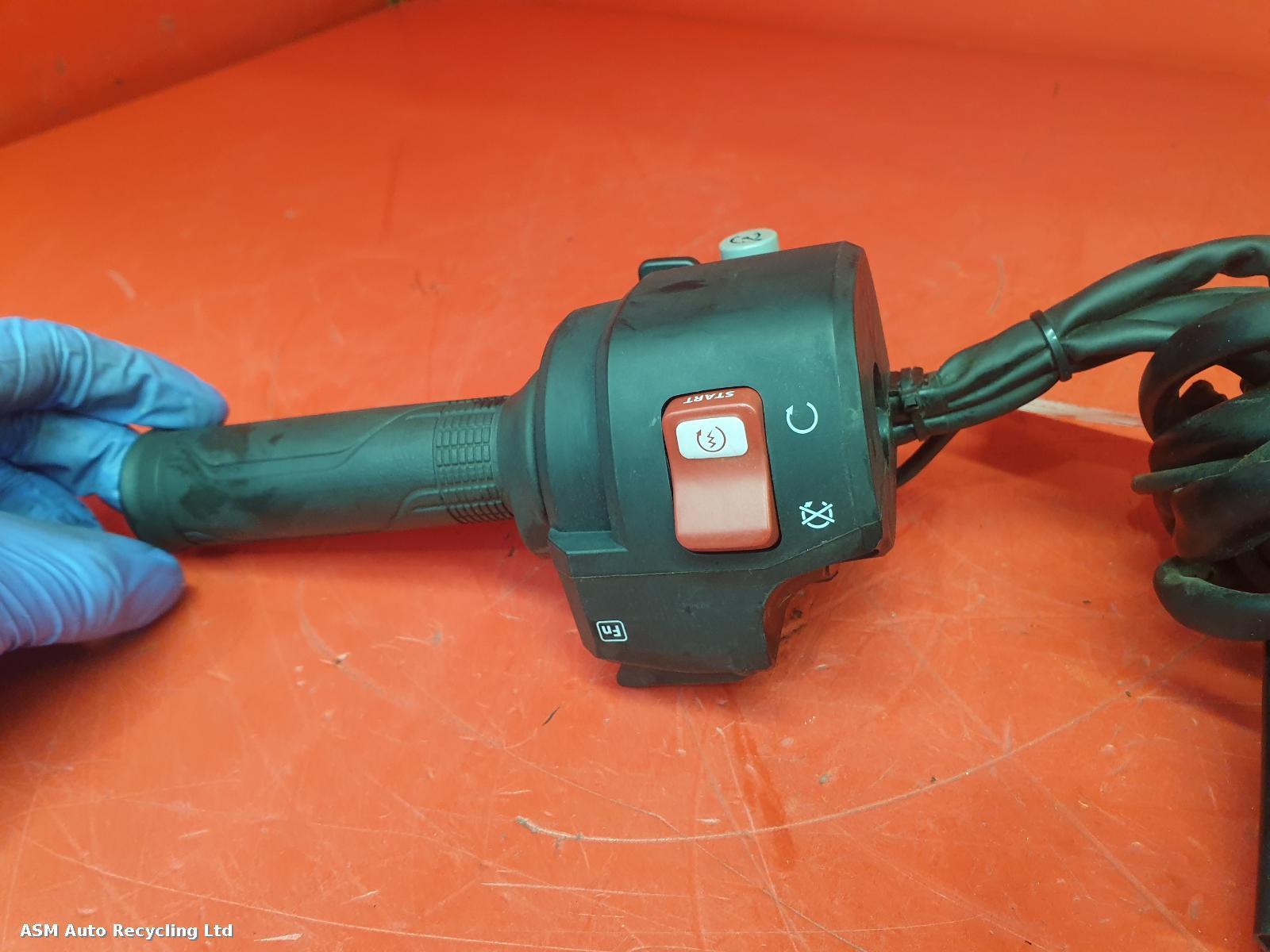 View Auto part RH Switch Gear Honda Nt 1100 A-n 2022