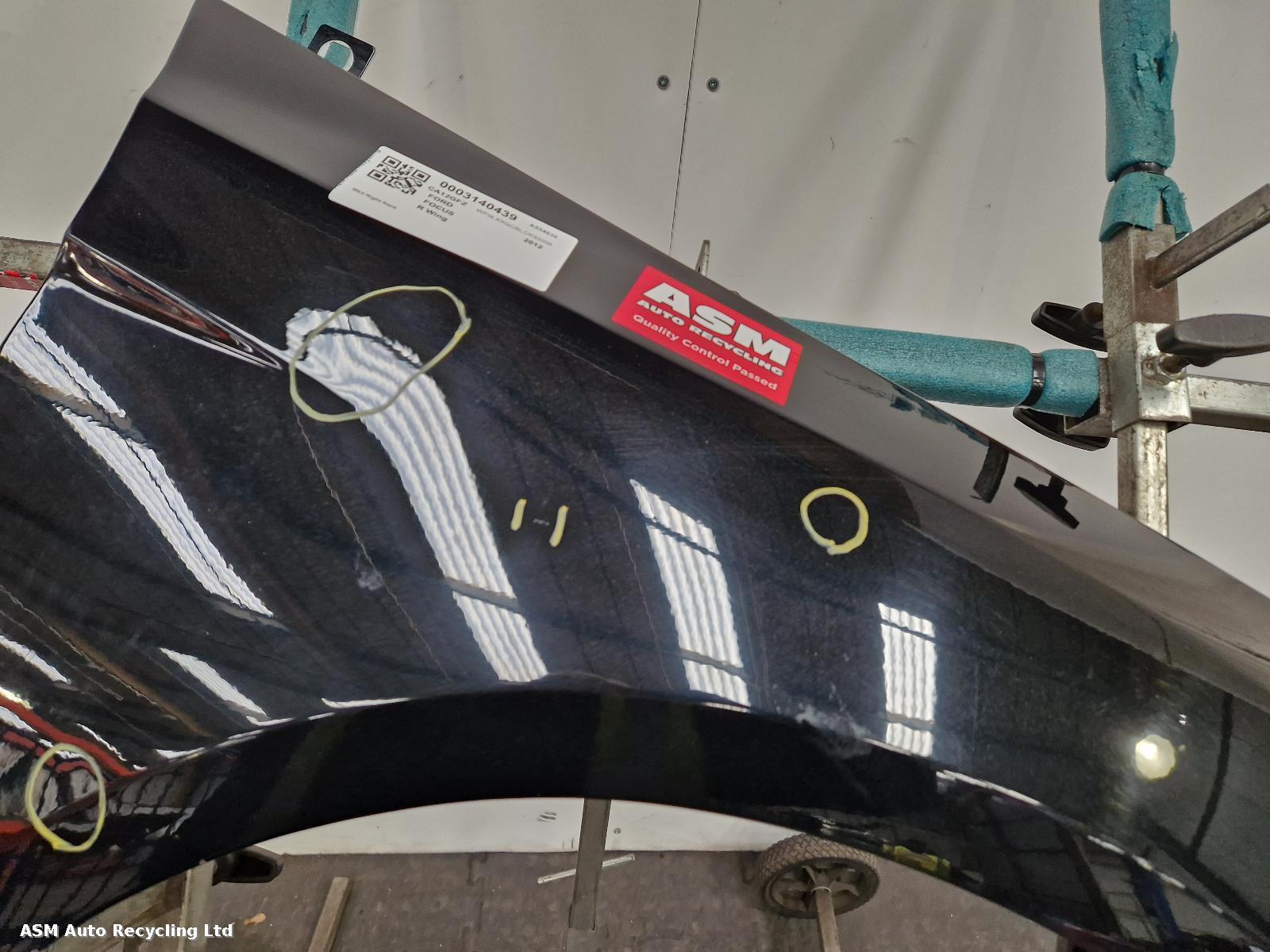 View Auto part R Wing Ford Focus 2012