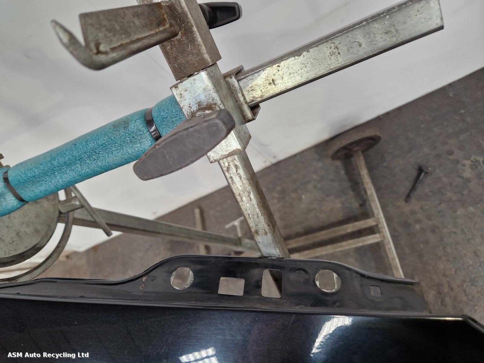 View Auto part R Wing Ford Focus 2012