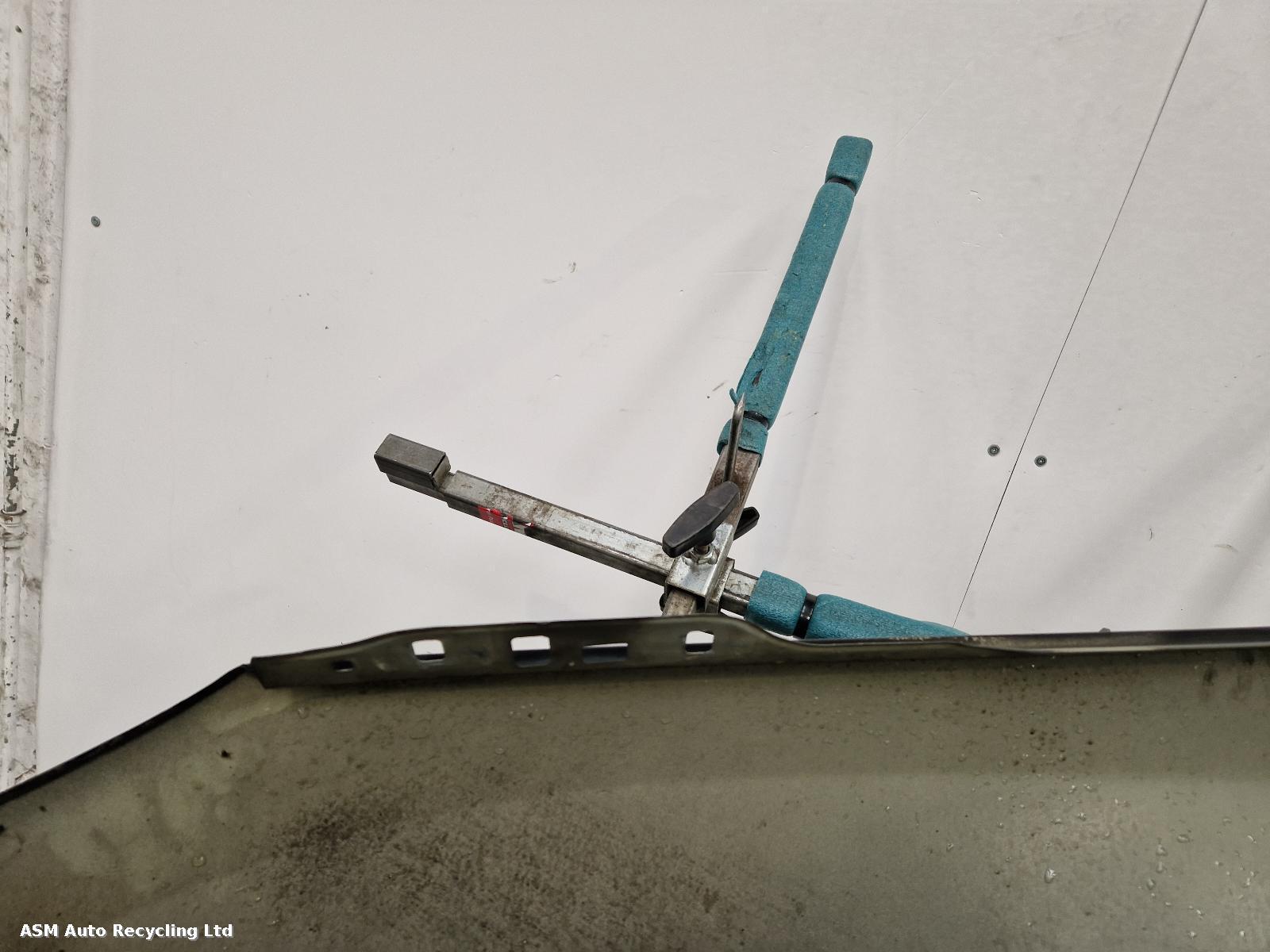 View Auto part R Wing Ford Focus 2012