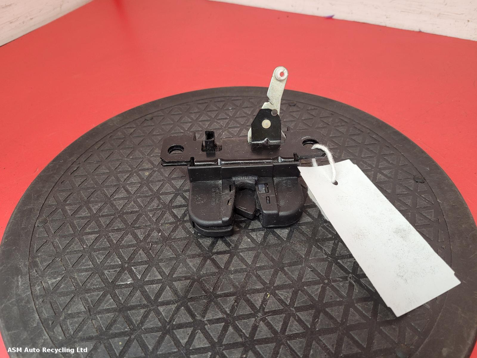 View Auto part Bootlid/Tailgate Lock Volkswagen Golf 2003