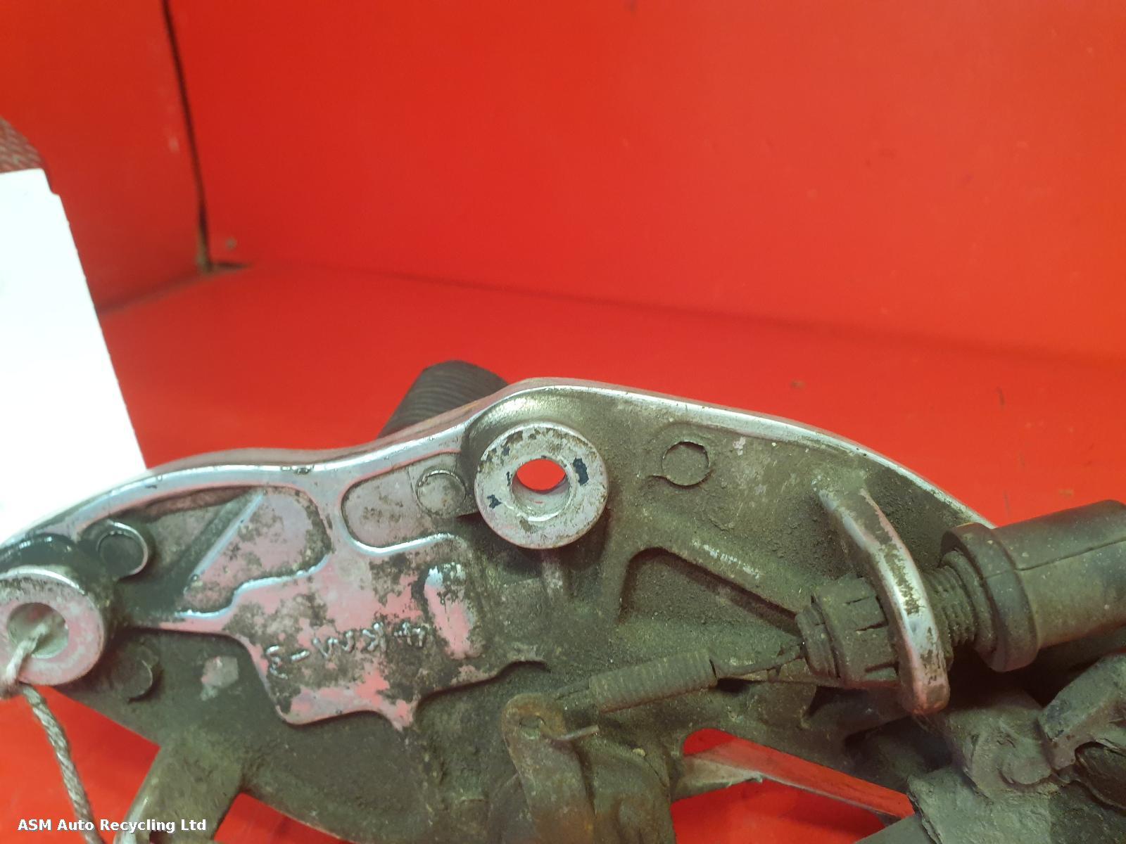 View Auto part Right Footrest Yamaha Xj 900 1996