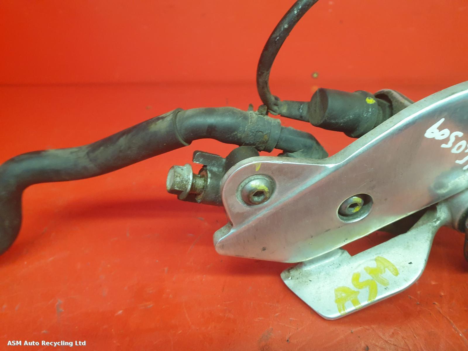 View Auto part Right Footrest Yamaha Xj 900 1996