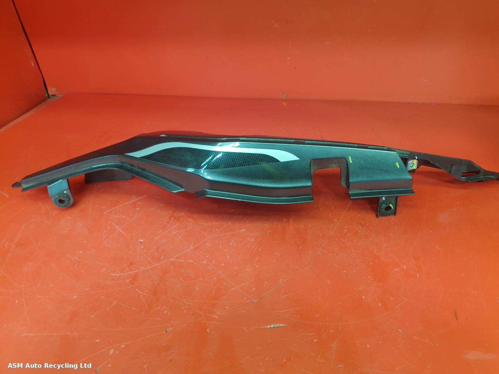 View Auto part Seat Cowl Benelli Trk 502 2024