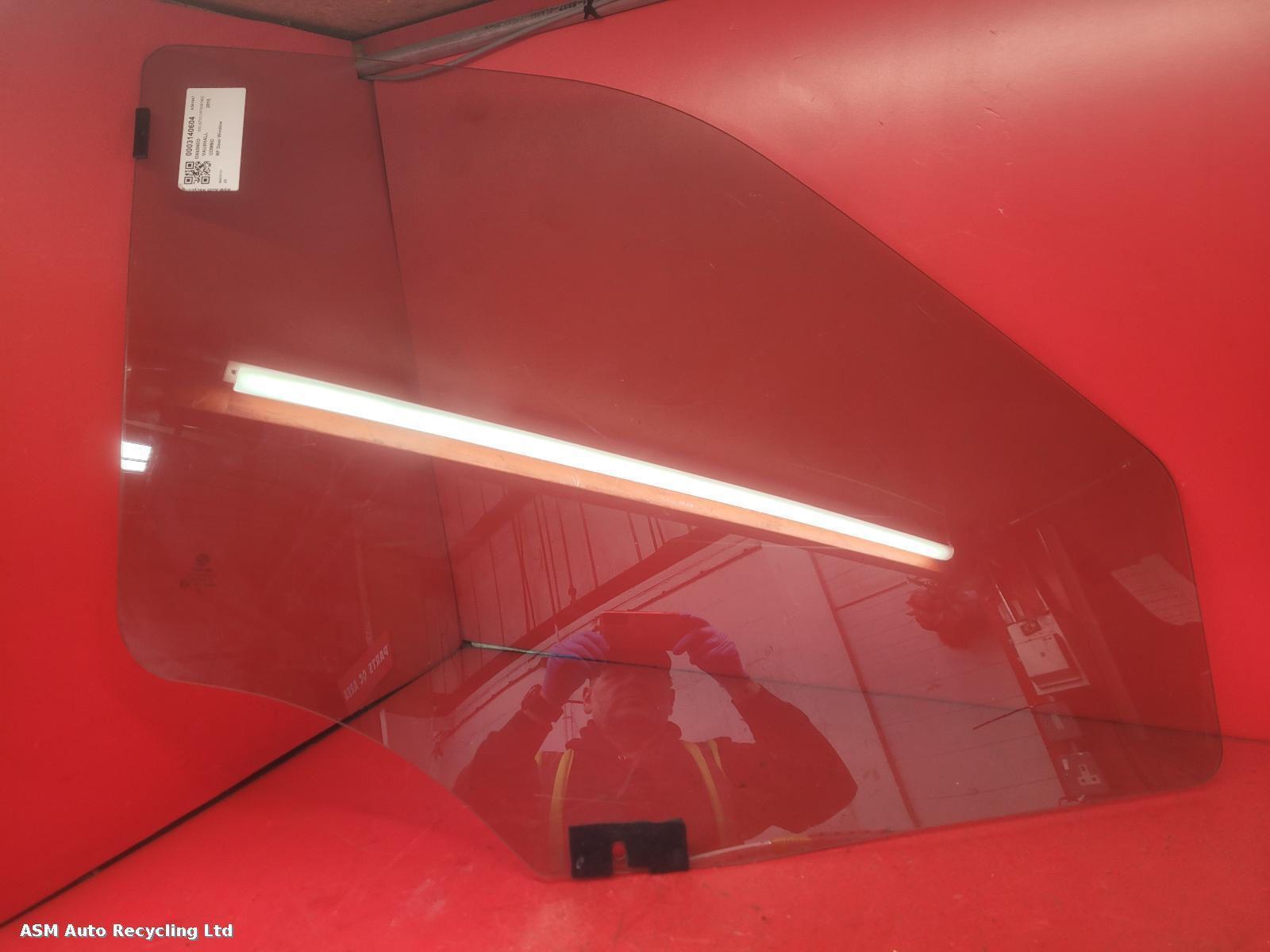 View Auto part RF Door Window Vauxhall Combo 2015