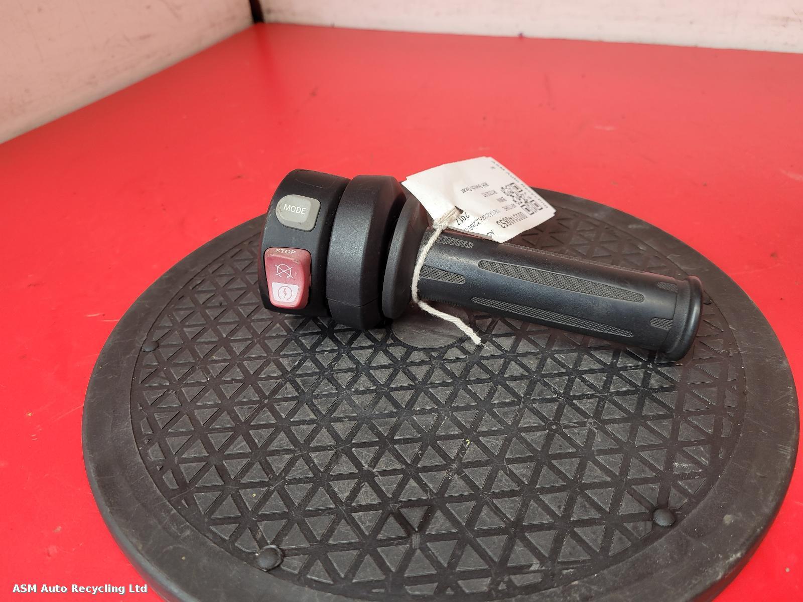 View Auto part RH Switch Gear Bmw R1200 Rt 2017