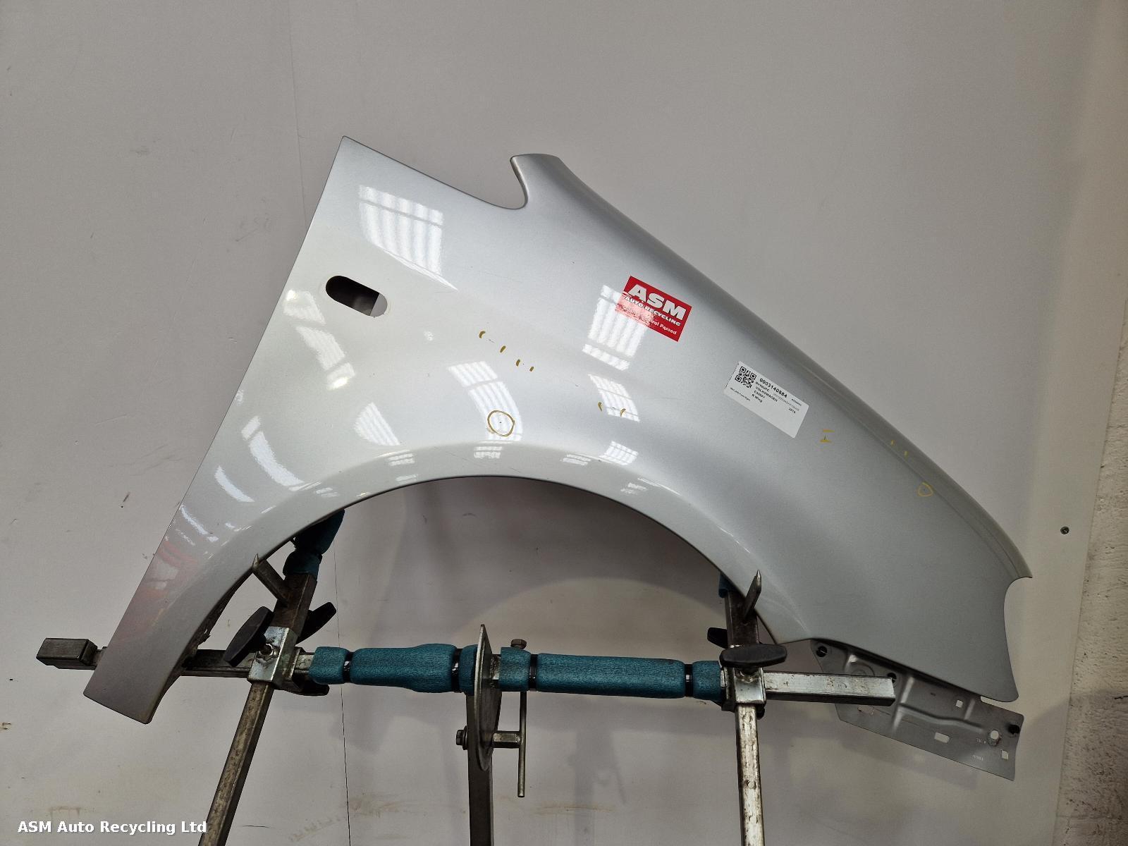 View Auto part R Wing Volkswagen Caddy 2010
