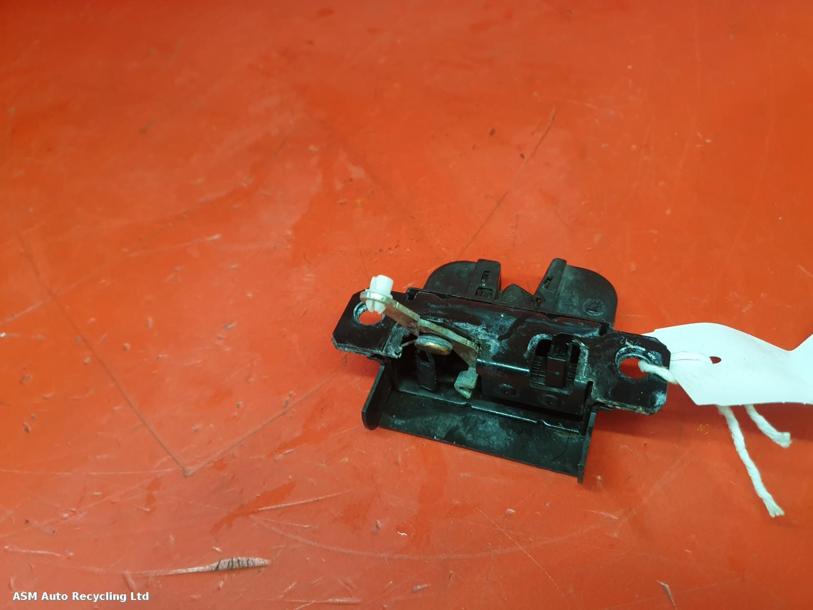 View Auto part Bootlid/Tailgate Lock Volkswagen Golf 2002