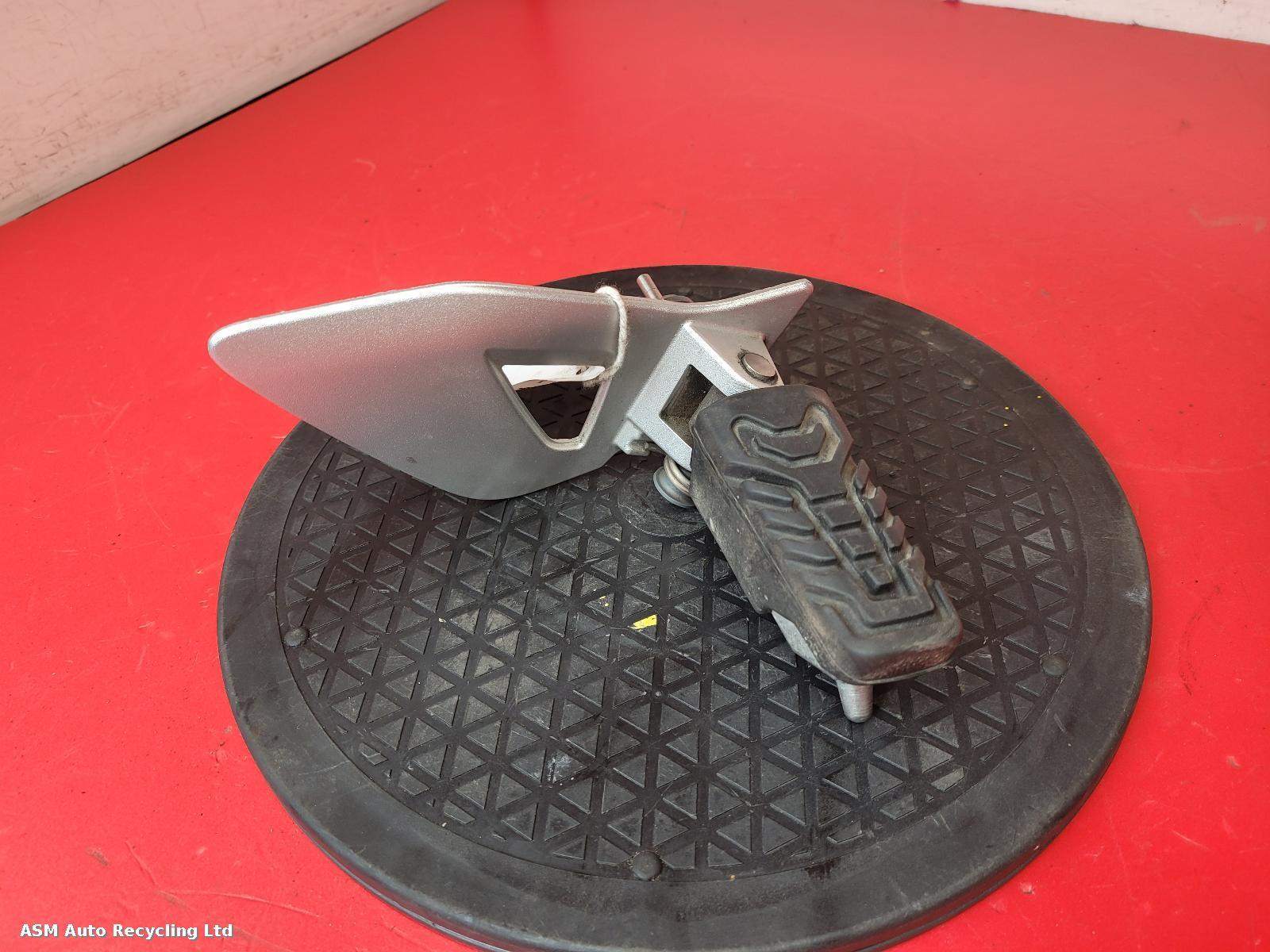 View Auto part Right Footrest Bmw R1250 Rt Se 2019