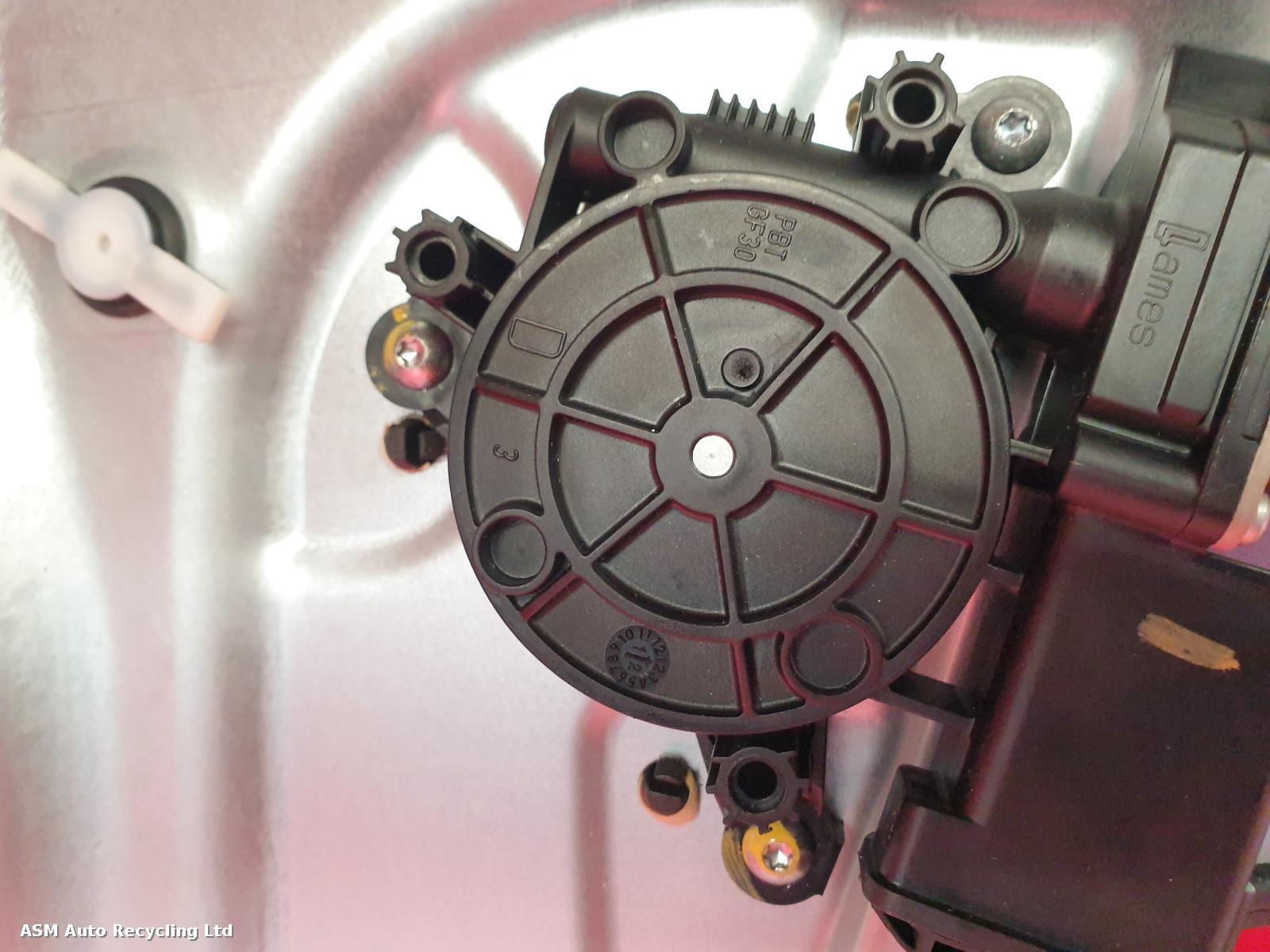 View Auto part RF Window Regulator Alfa Romeo Giulietta 2012