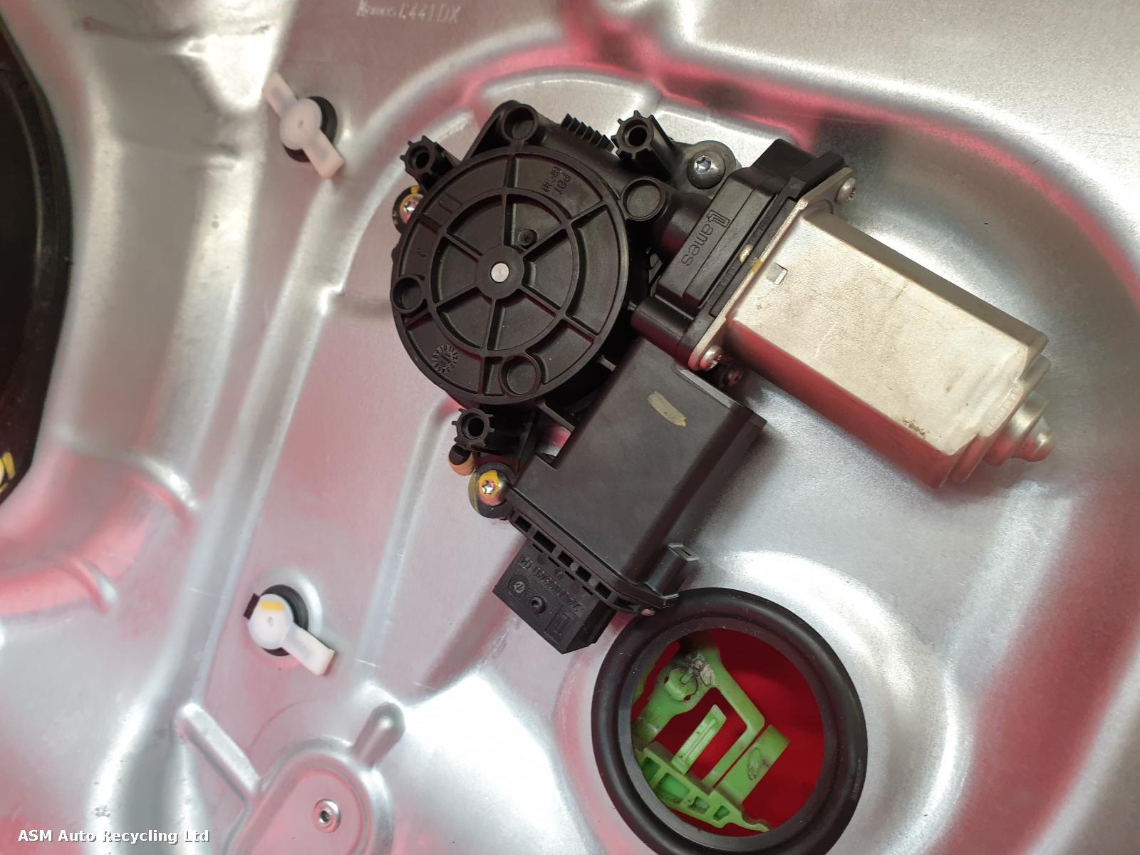 View Auto part RF Window Regulator Alfa Romeo Giulietta 2012