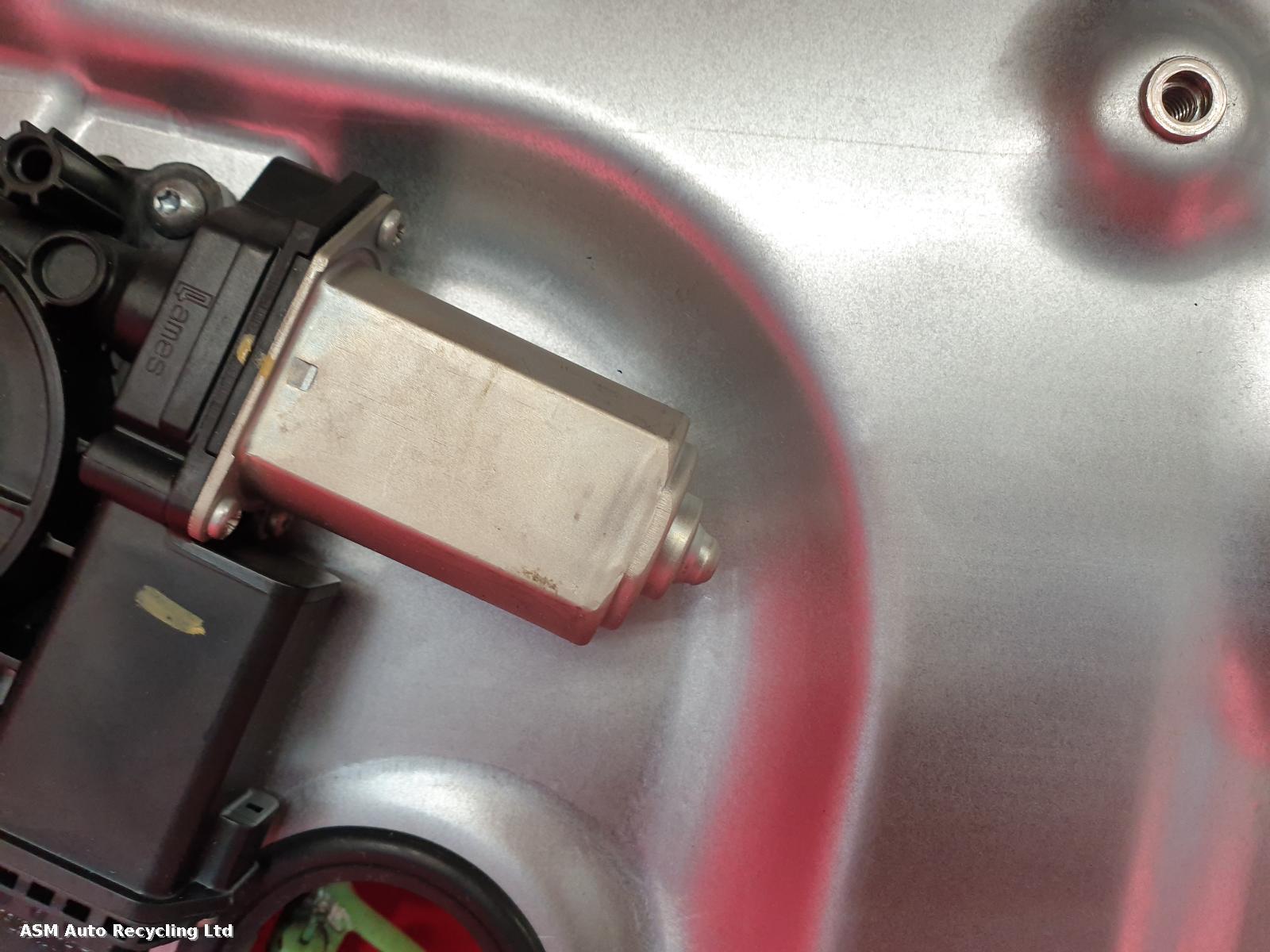 View Auto part RF Window Regulator Alfa Romeo Giulietta 2012