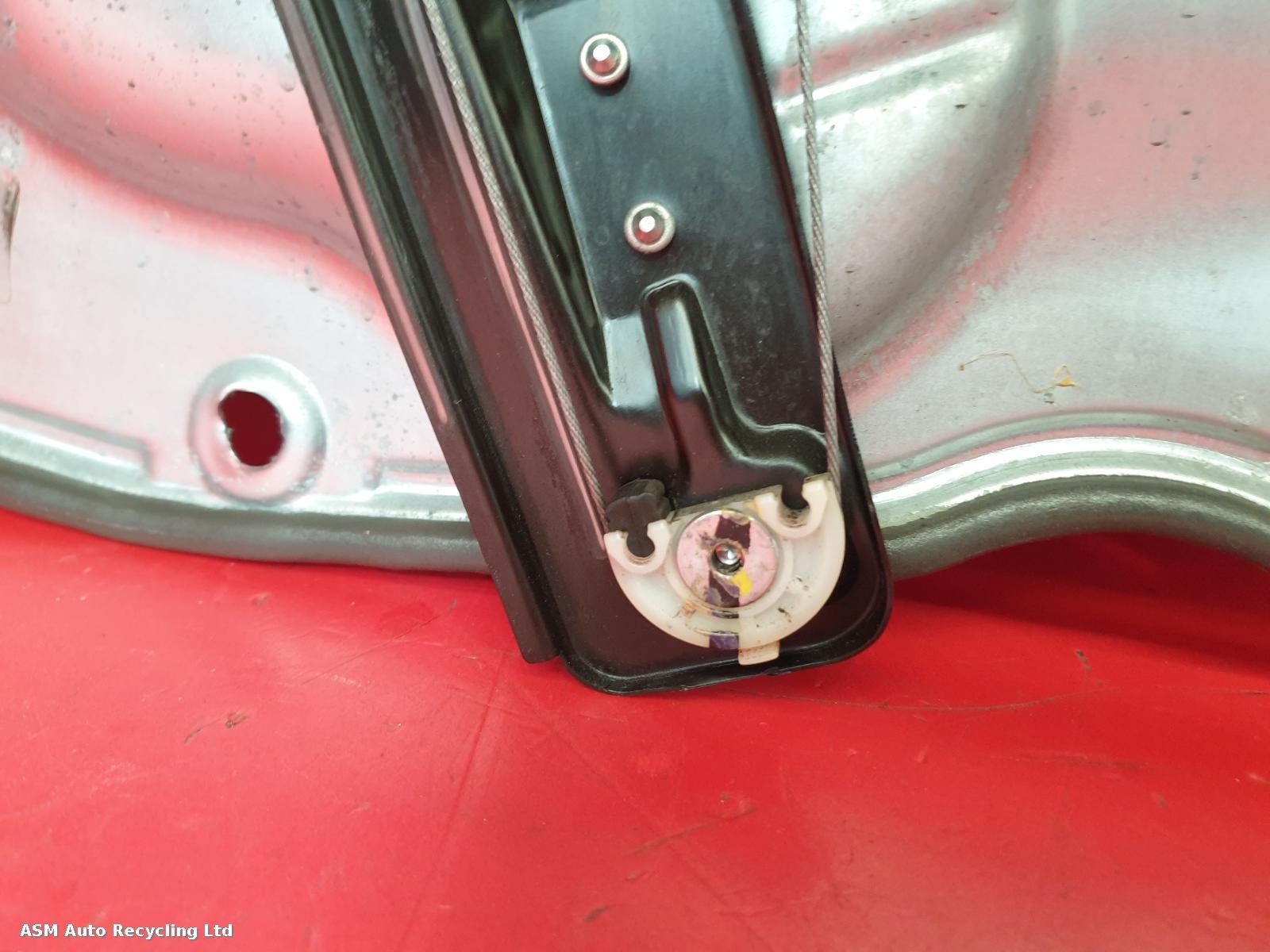 View Auto part RF Window Regulator Alfa Romeo Giulietta 2012