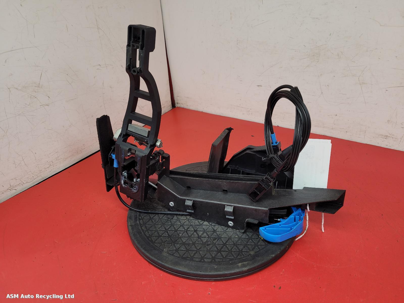 View Auto part Door Lock Assembly Ford Focus C Max 2017
