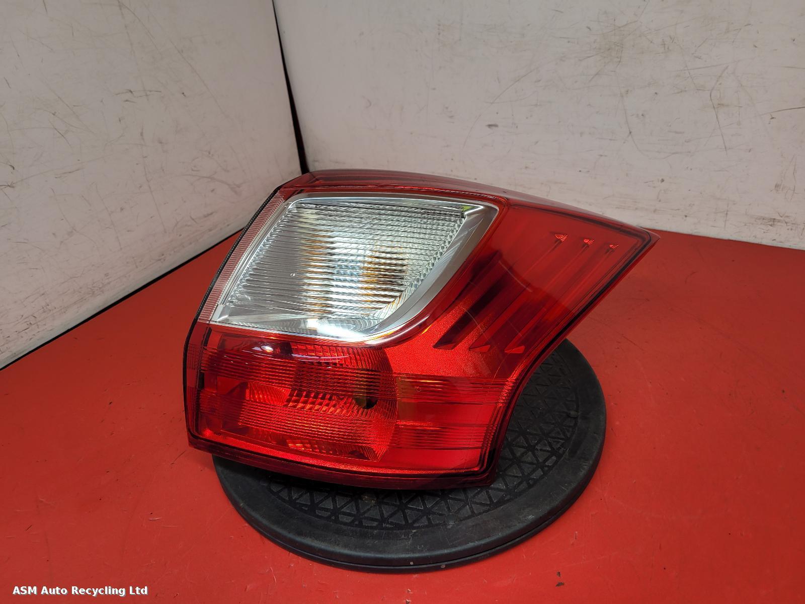View Auto part R Taillight Ford Focus C Max 2017