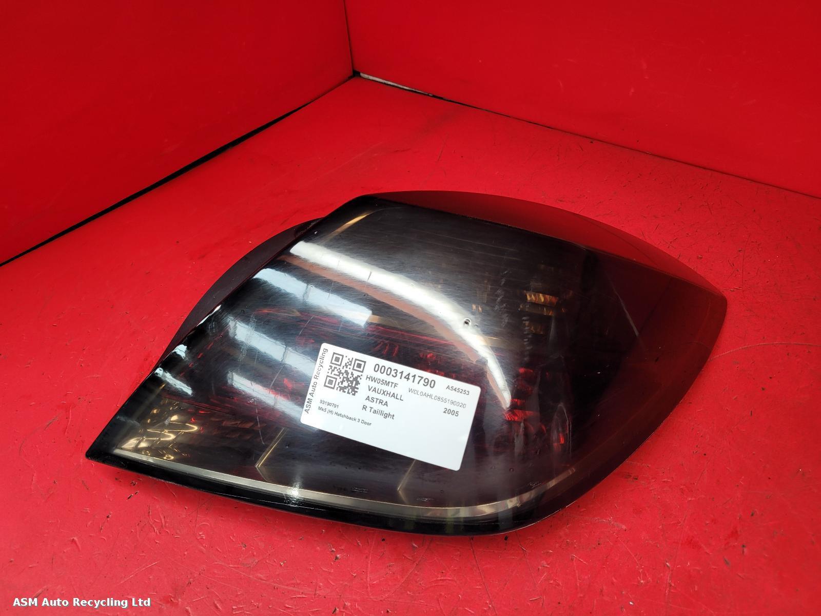 View Auto part R Taillight Vauxhall Astra 2005