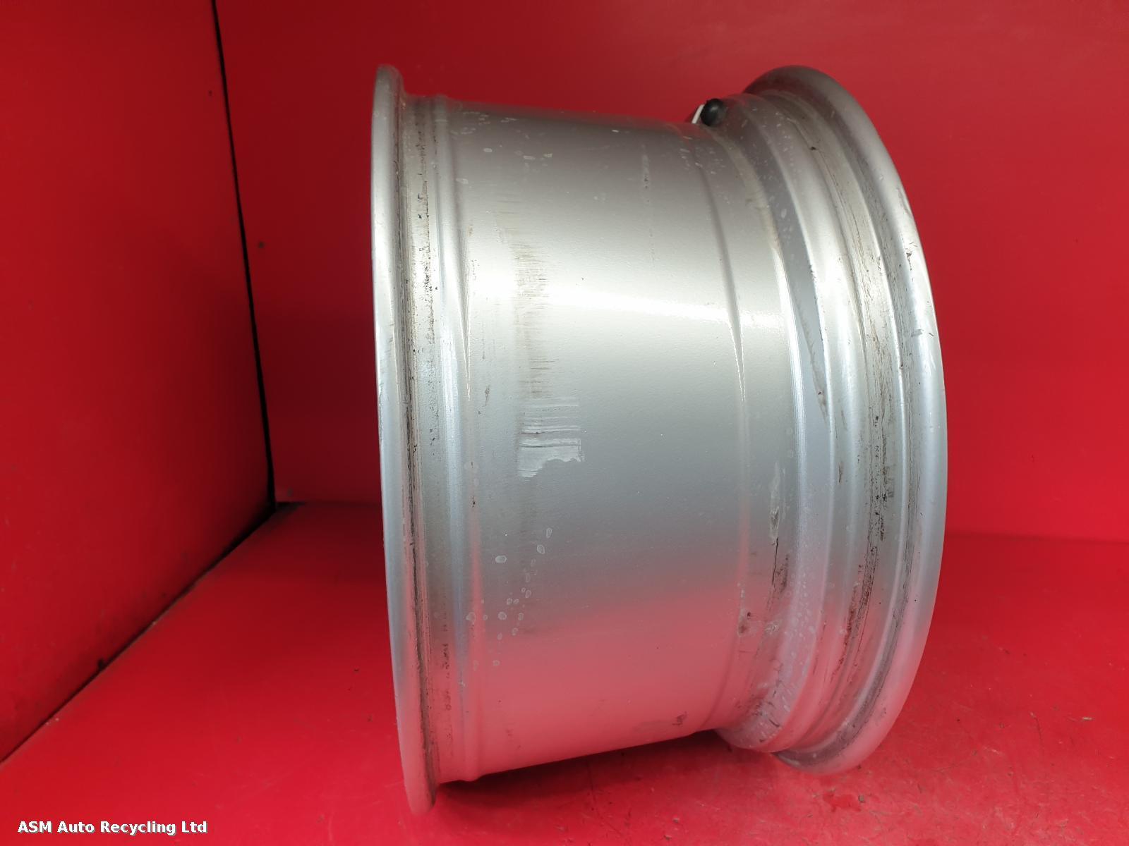 View Auto part Wheel Porsche Boxster 2001
