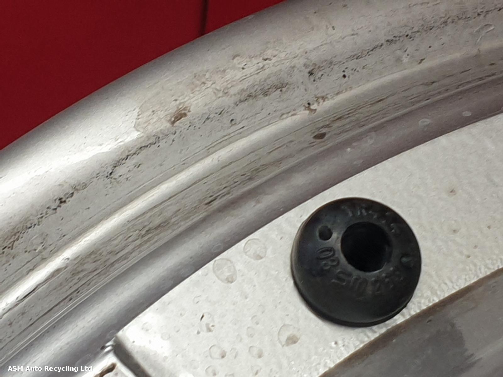 View Auto part Wheel Porsche Boxster 2001