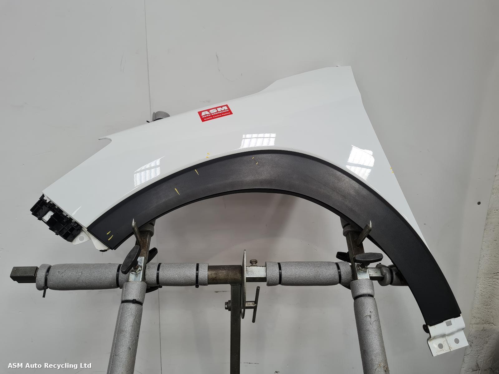 View Auto part L Wing Hyundai Tucson 2017