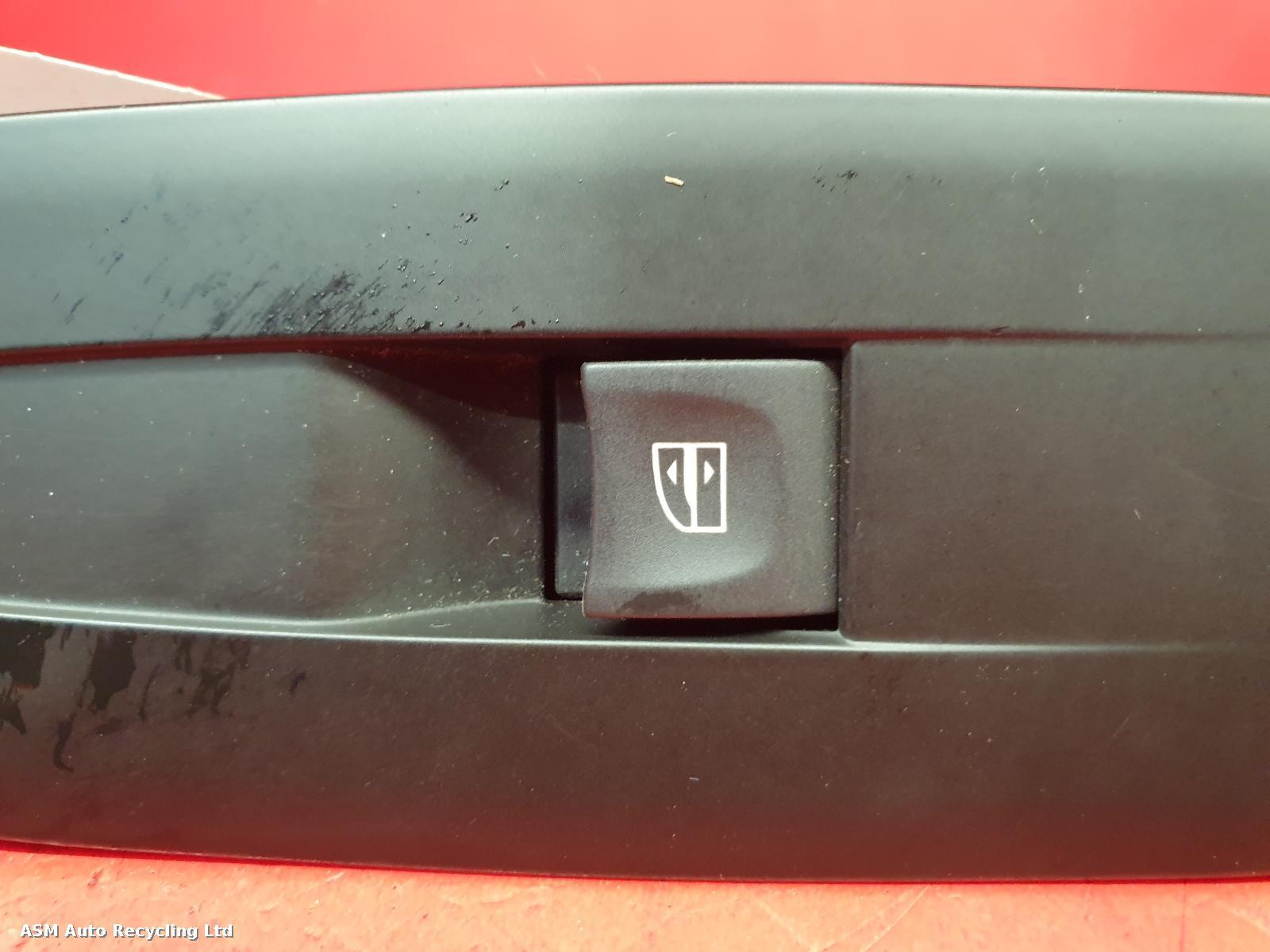 View Auto part Elect. Window Switch Renault Megane 2016