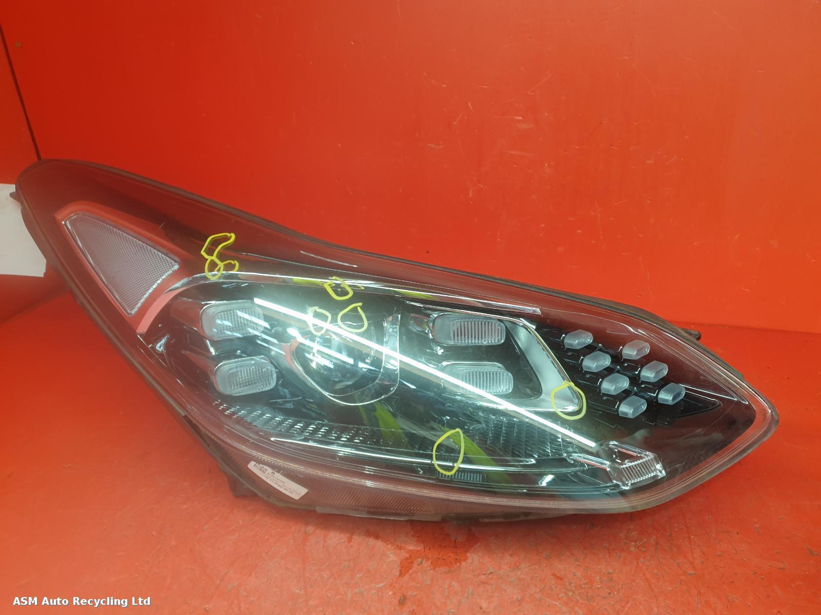View Auto part R Headlamp Kia Sportage 2021