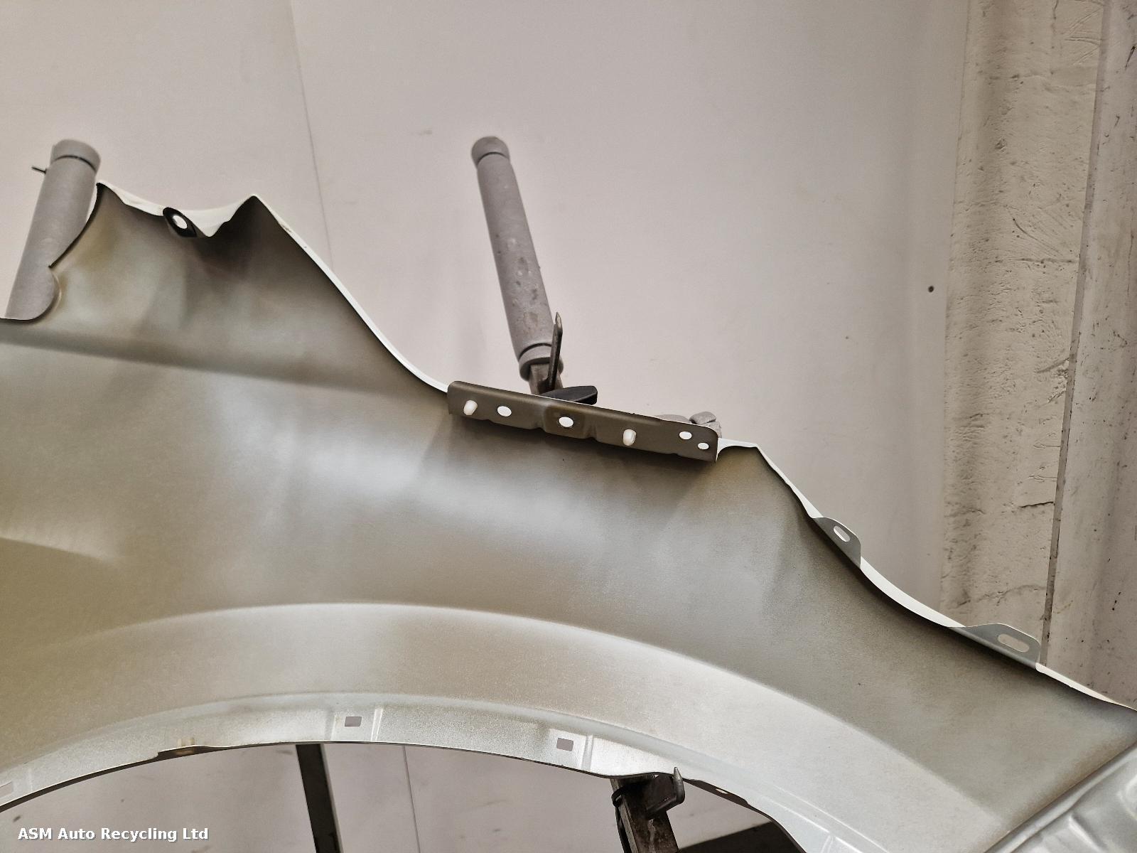 View Auto part L Wing Honda Crv 2016