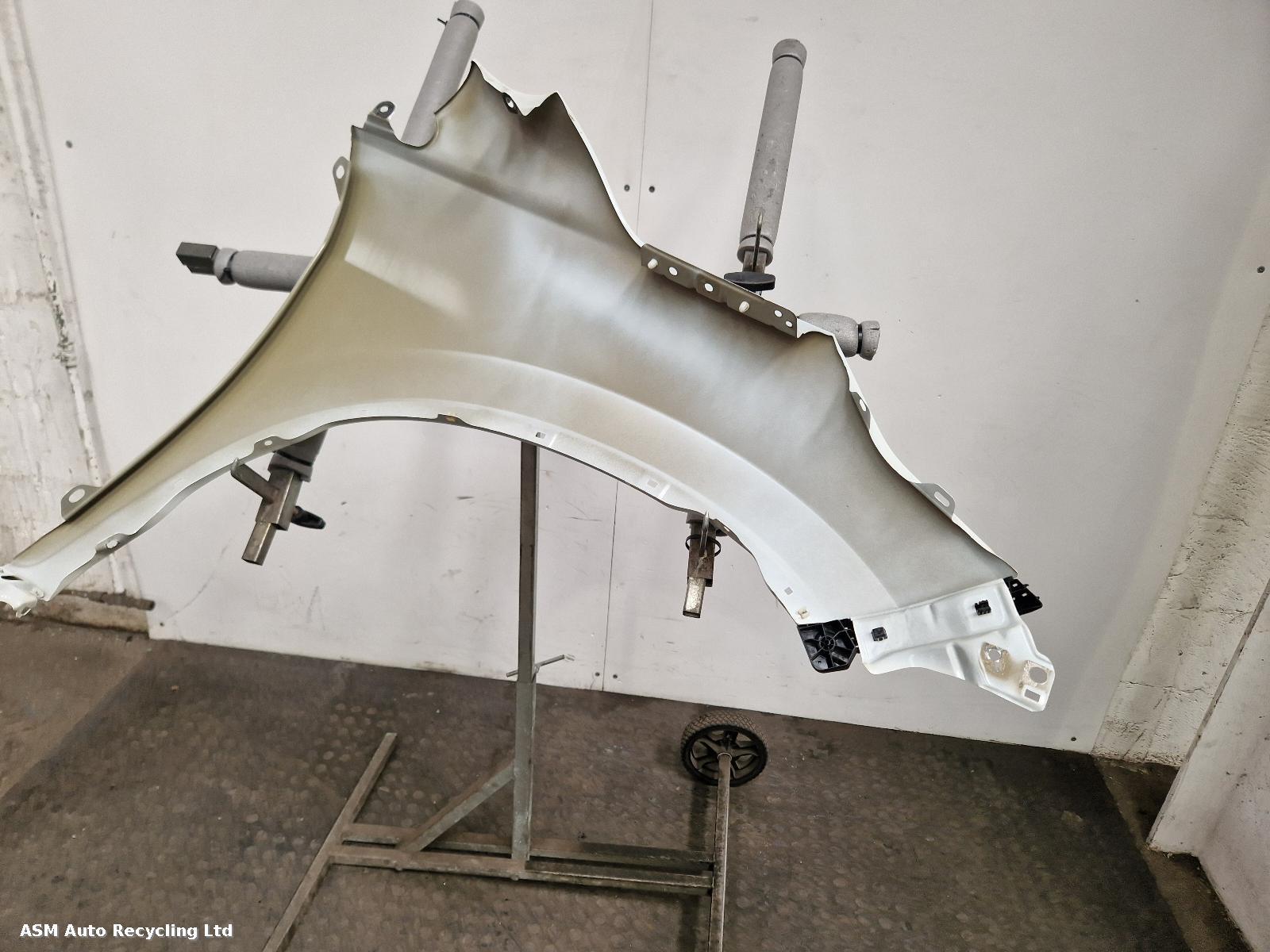 View Auto part L Wing Honda Crv 2016