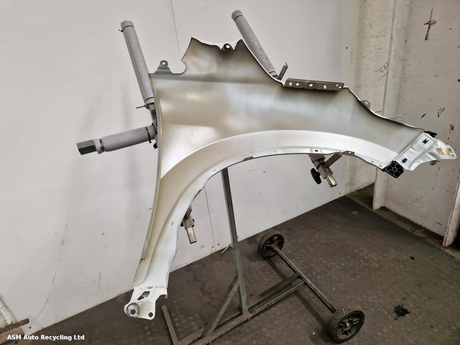 View Auto part L Wing Honda Crv 2016