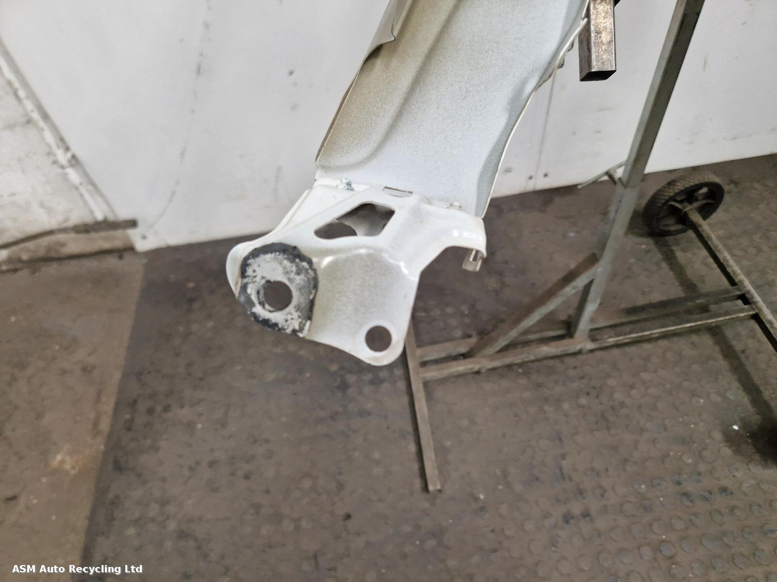 View Auto part L Wing Honda Crv 2016