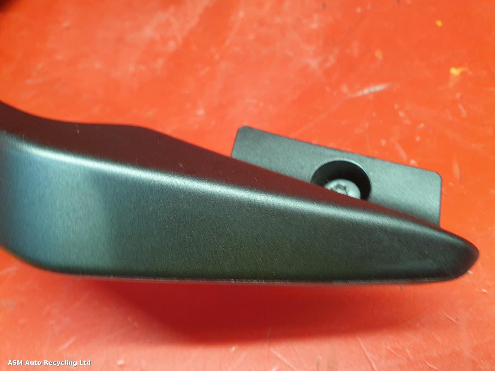 View Auto part Grab Handle Piaggio Mp3 530 Exclusive 2024