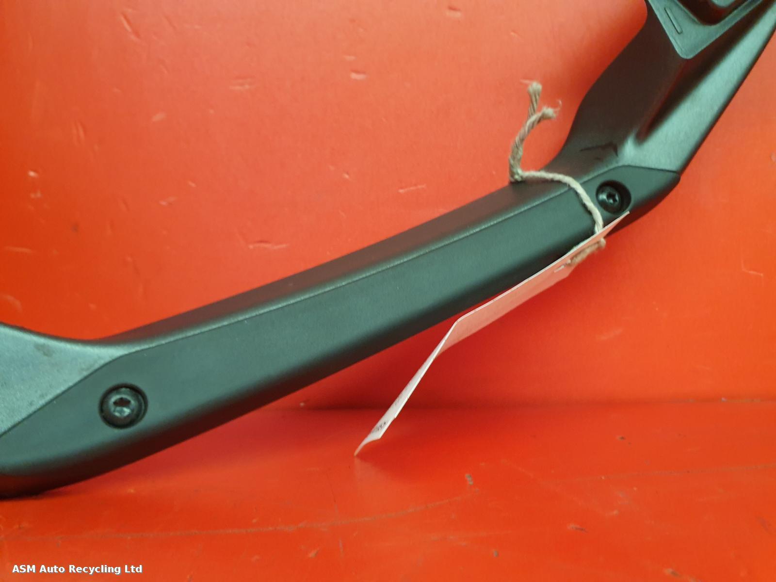 View Auto part Grab Handle Piaggio Mp3 530 Exclusive 2024
