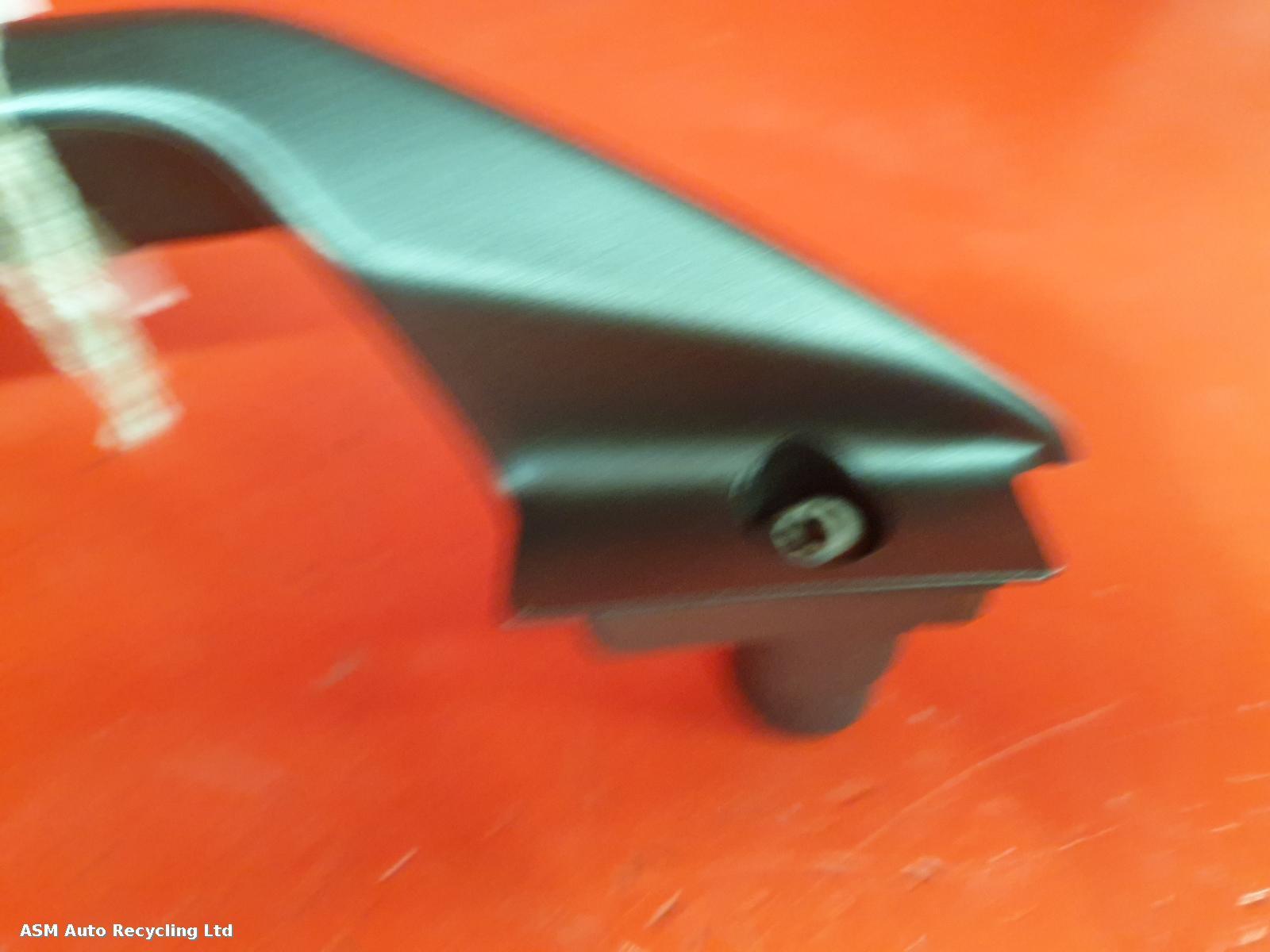 View Auto part Grab Handle Piaggio Mp3 530 Exclusive 2024