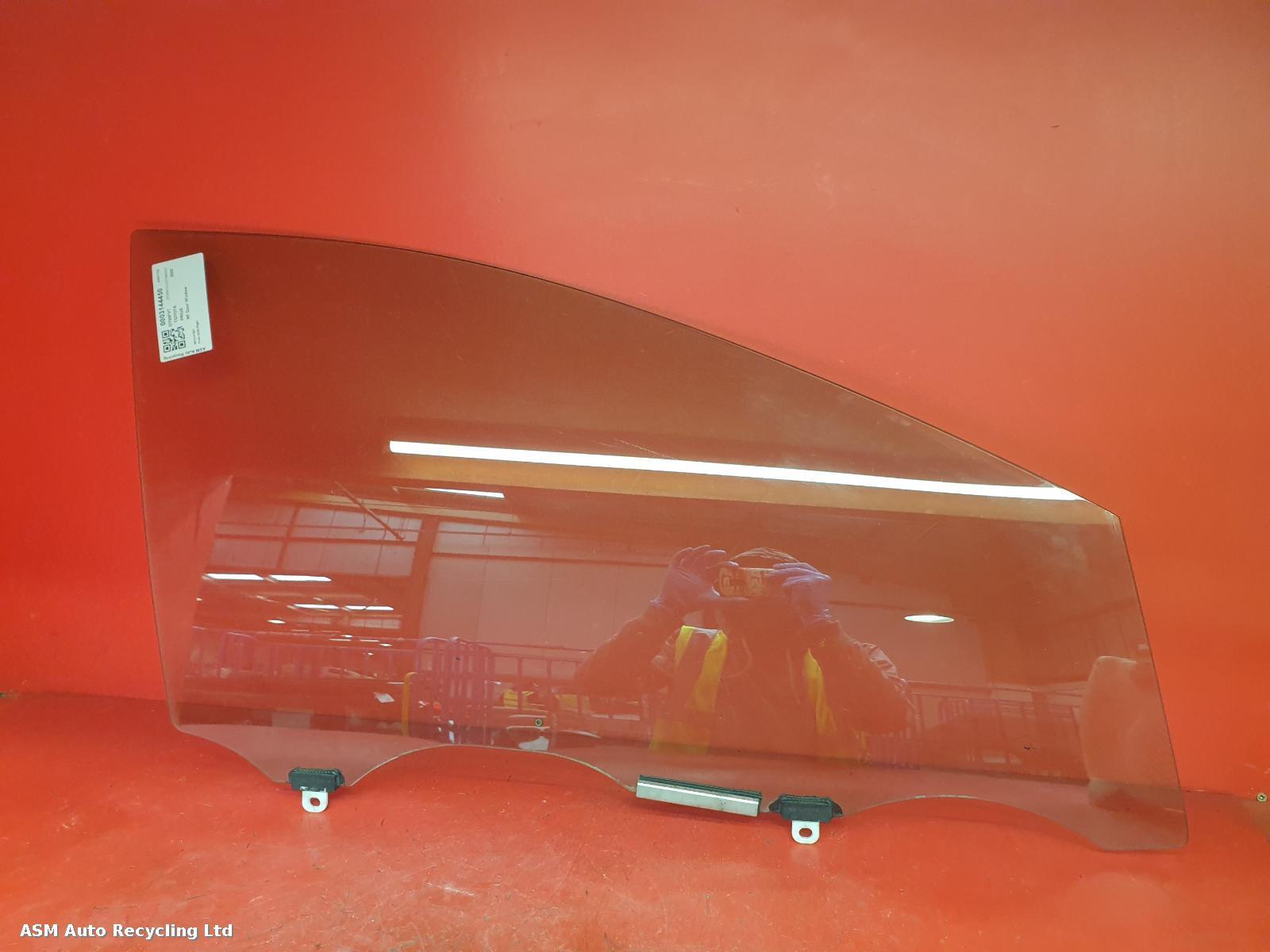 View Auto part RF Door Window Toyota Prius 2009