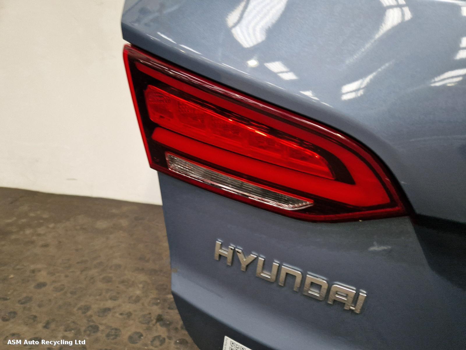 View Auto part Bootlid/Tailgate Hyundai Santa Fe 2016