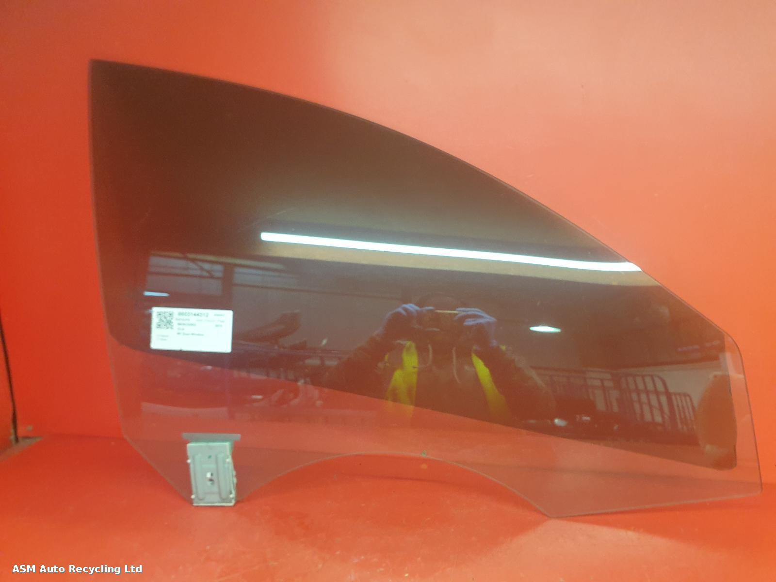 View Auto part RF Door Window Mercedes Cla 2015