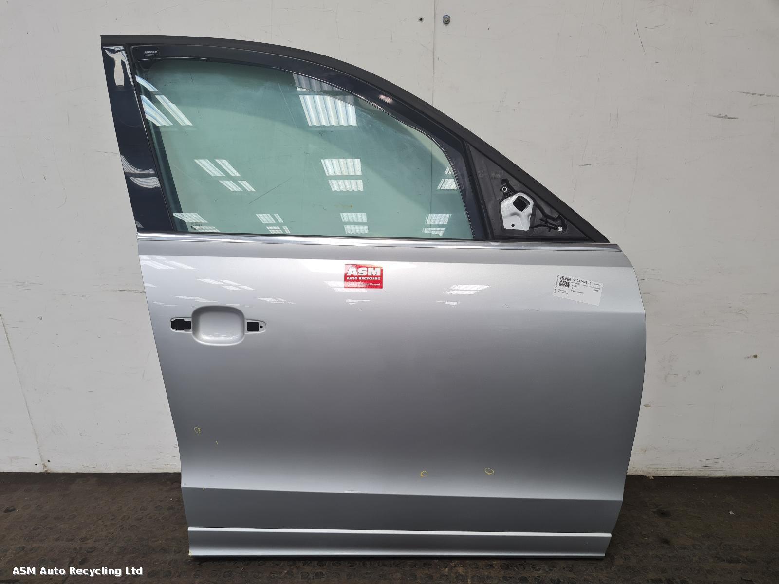 View Auto part R Front Door Audi Q5 2013