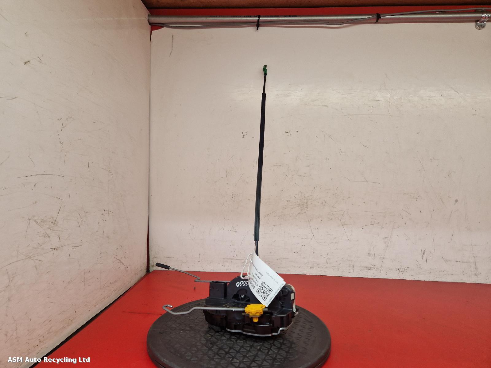 View Auto part Door Lock Assembly Vauxhall Zafira 2013