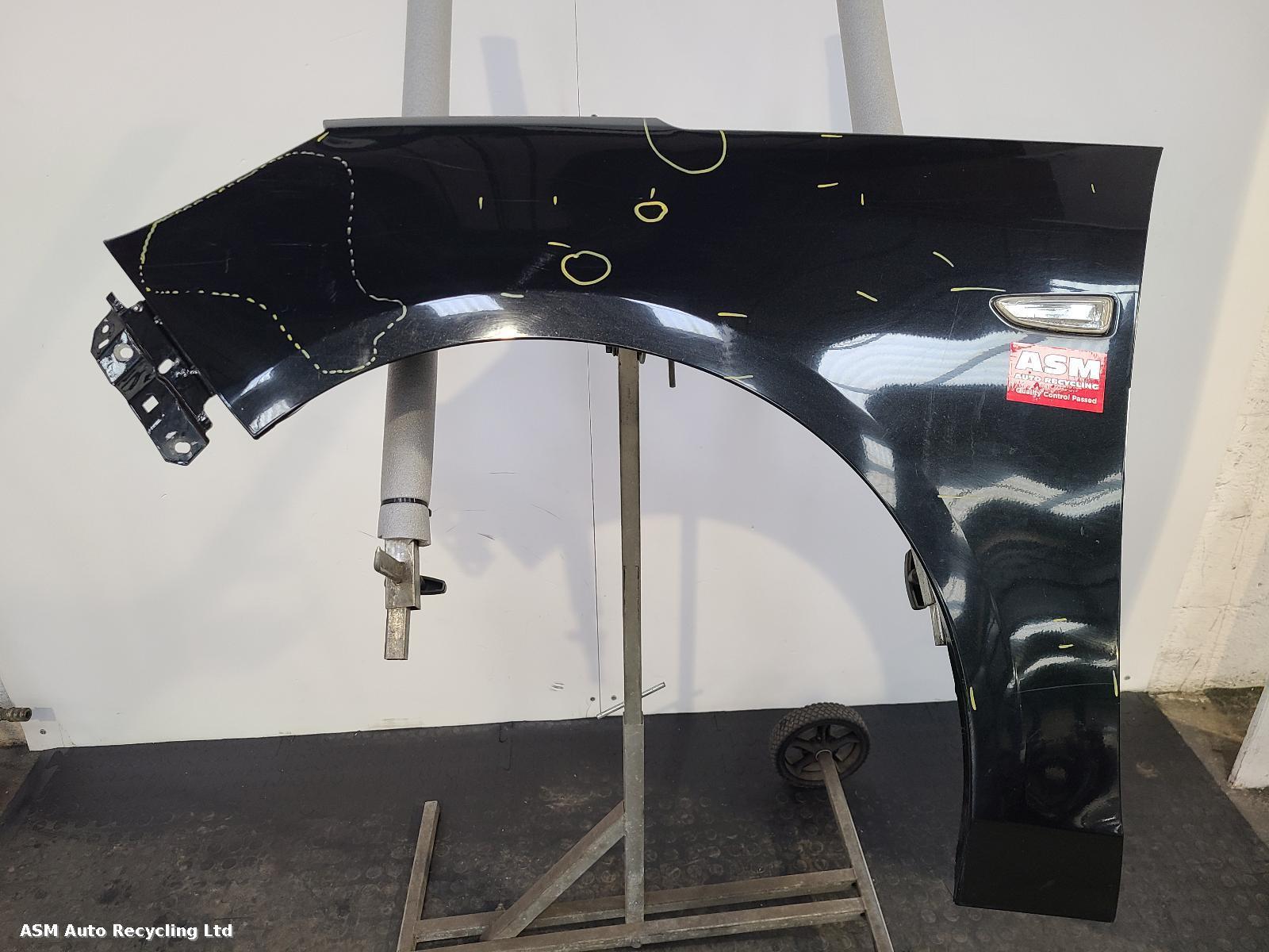 View Auto part L Wing Vauxhall Zafira 2013