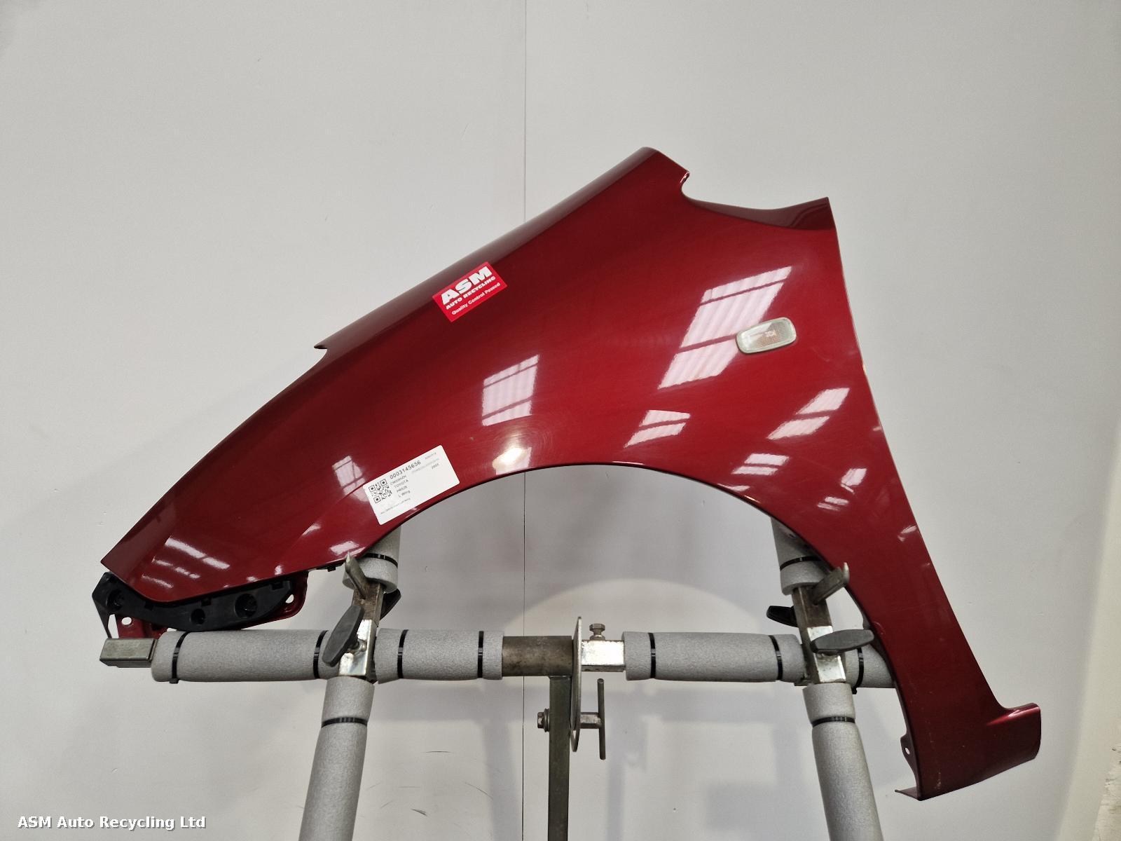 View Auto part L Wing Toyota Prius 2005