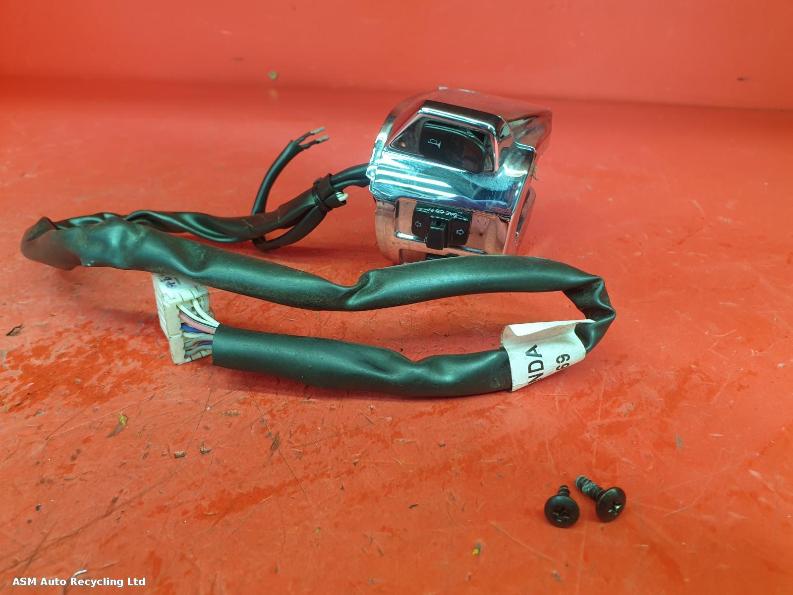 View Auto part LH Switch Gear Vespa Elettrica 2020