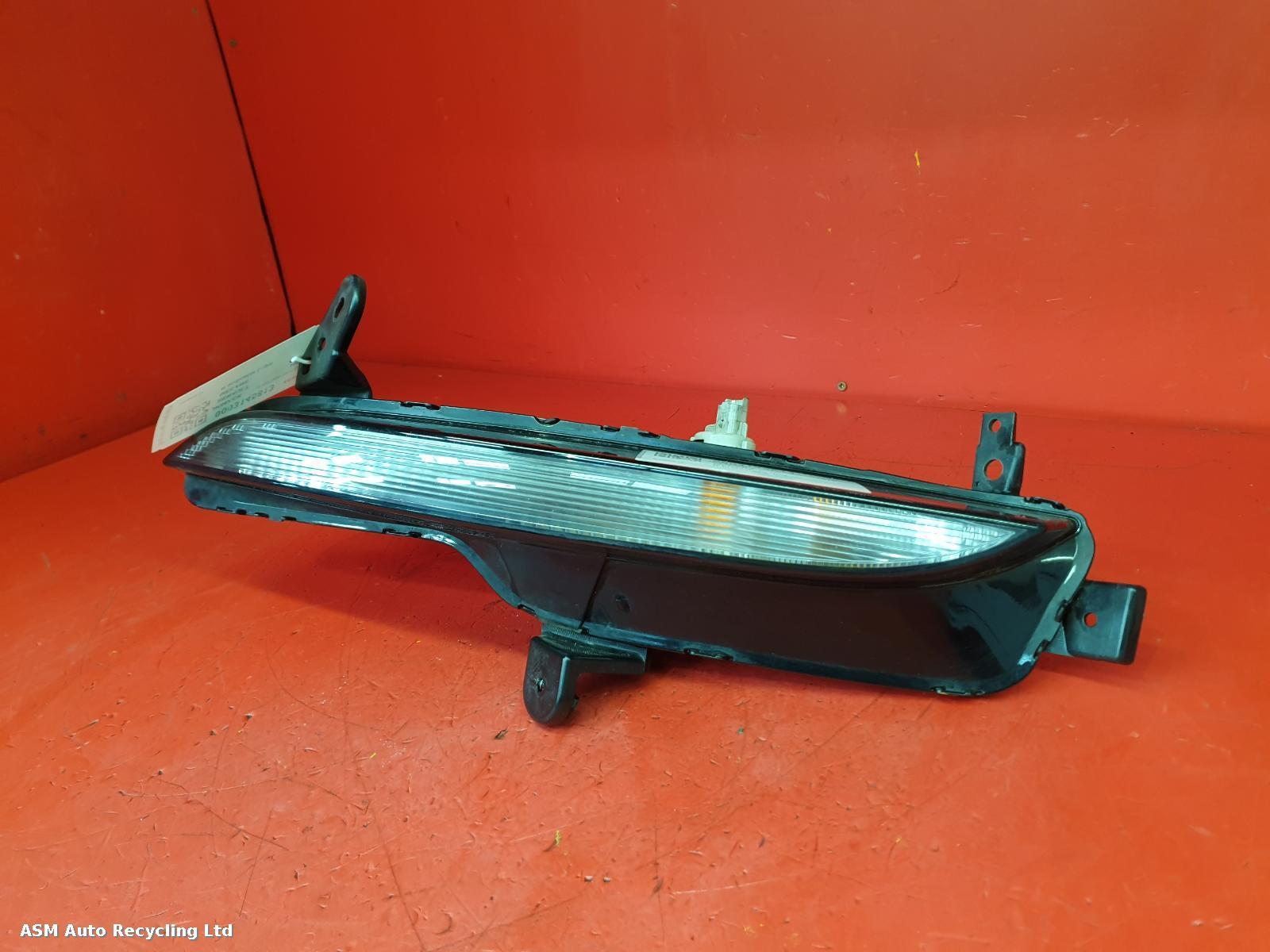 View Auto part R Indicator Light Renault Megane 2016